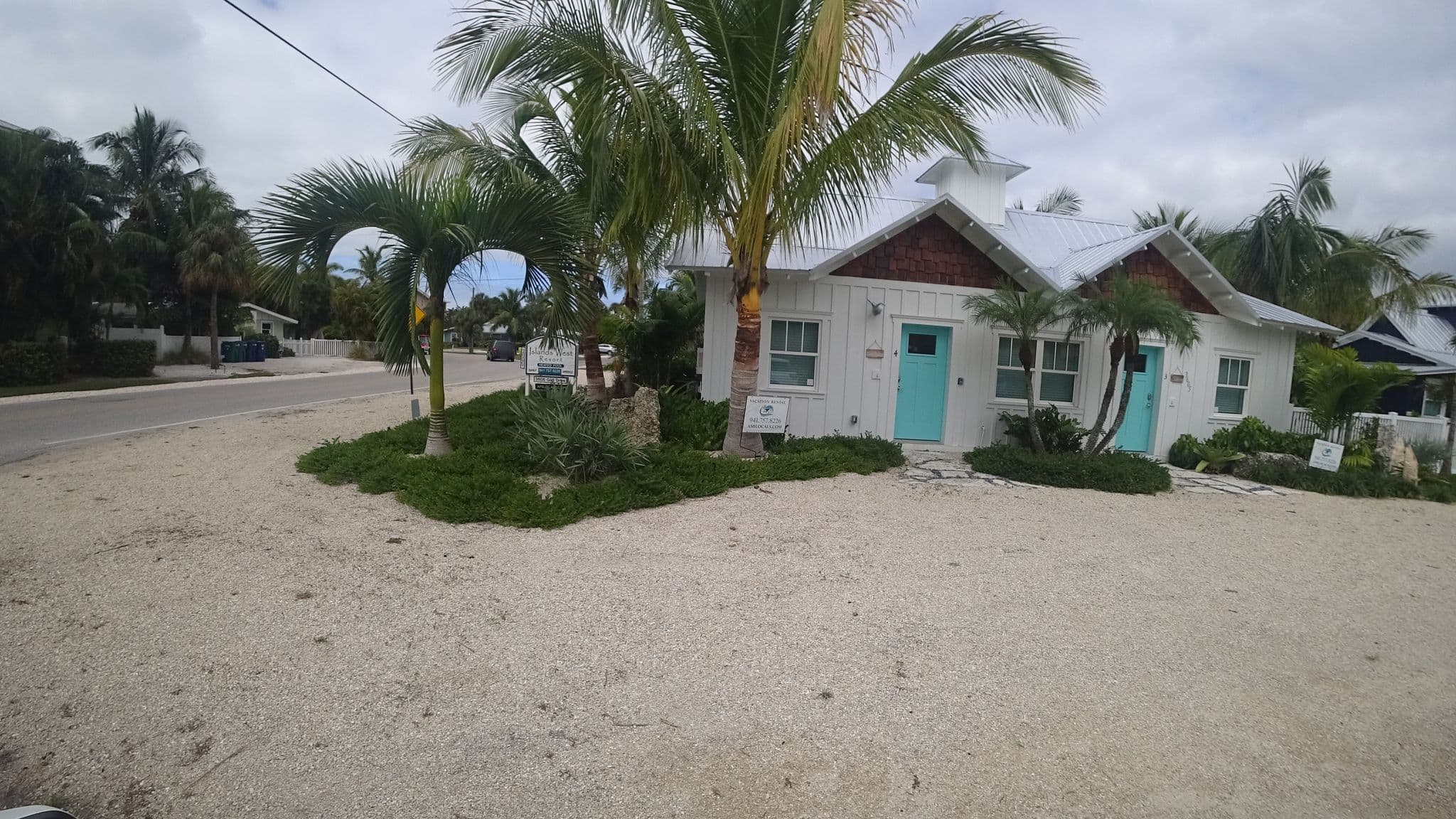 Street view near Island West, Holmes Beach — © jpace (CC BY-SA · Mapillary)