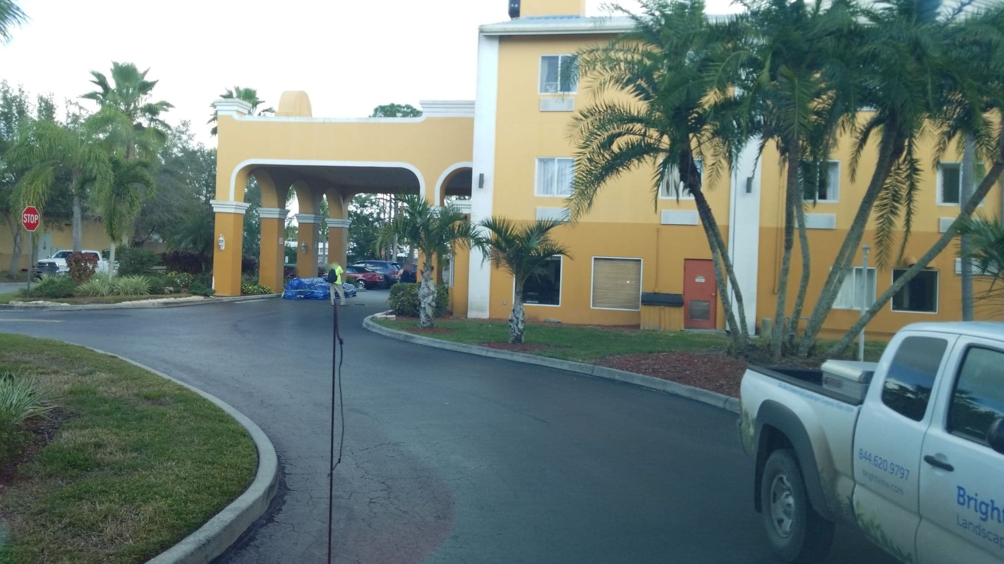 Street view near Comfort Inn, Bee Ridge — © jbthemilker (CC BY-SA · Mapillary)