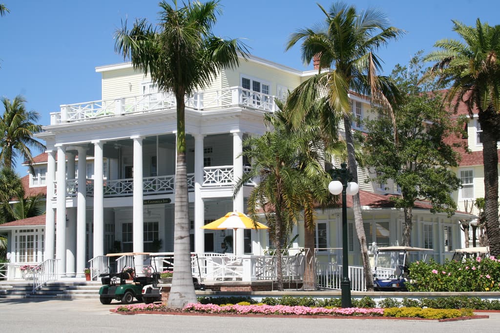 Gasparilla Inn & Club (via Wikimedia Commons, CC BY-SA 3.0)