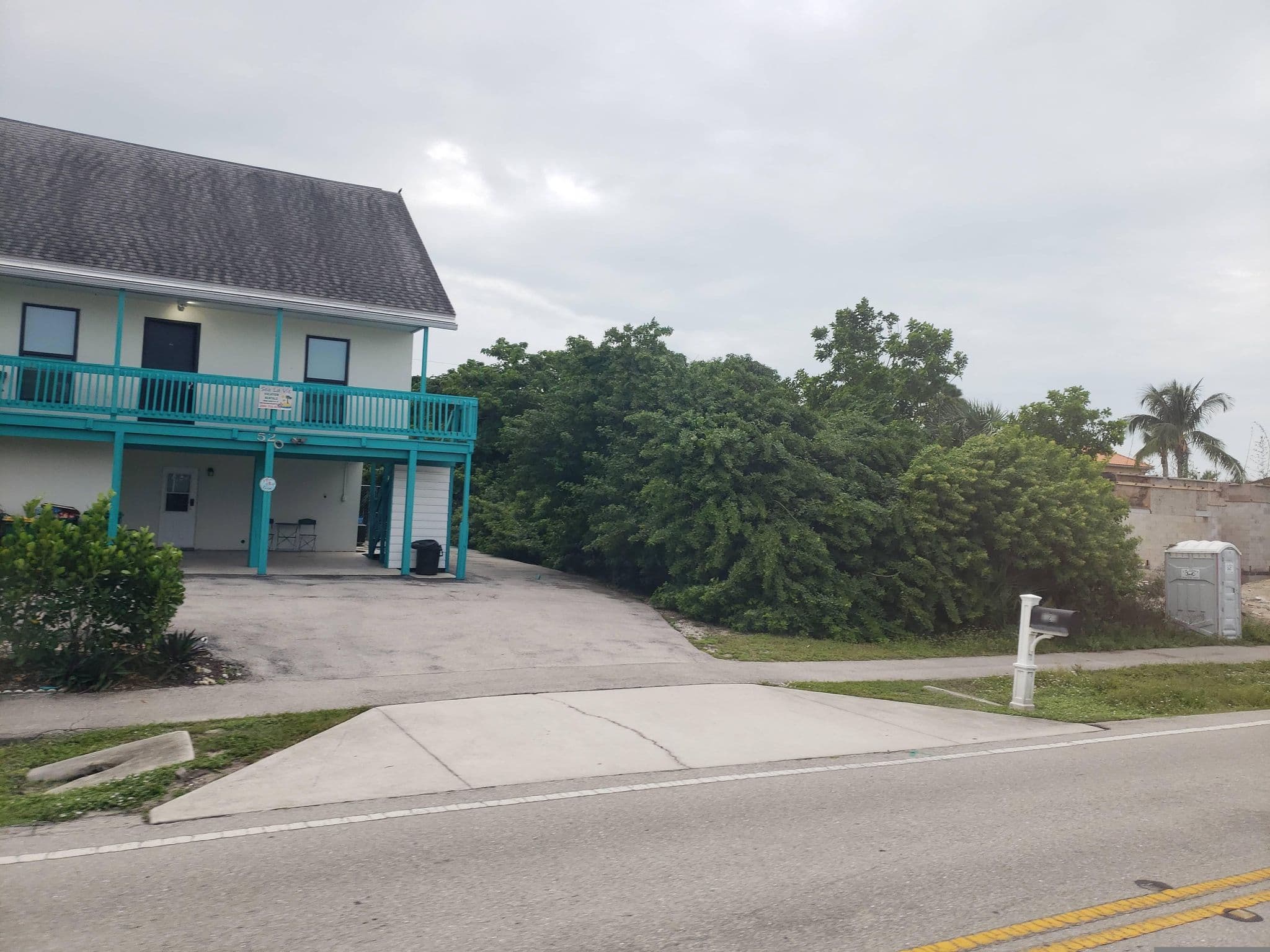 Street view near Vanderbilt Airbnb, Naples Park — © mapfool (CC BY-SA · Mapillary)