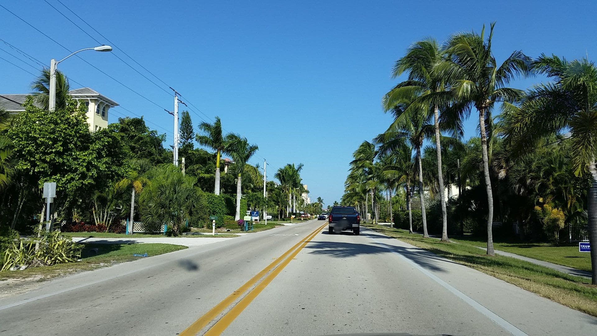 Street view near dolphin way, Bonita Springs — © roadroid (CC BY-SA · Mapillary)