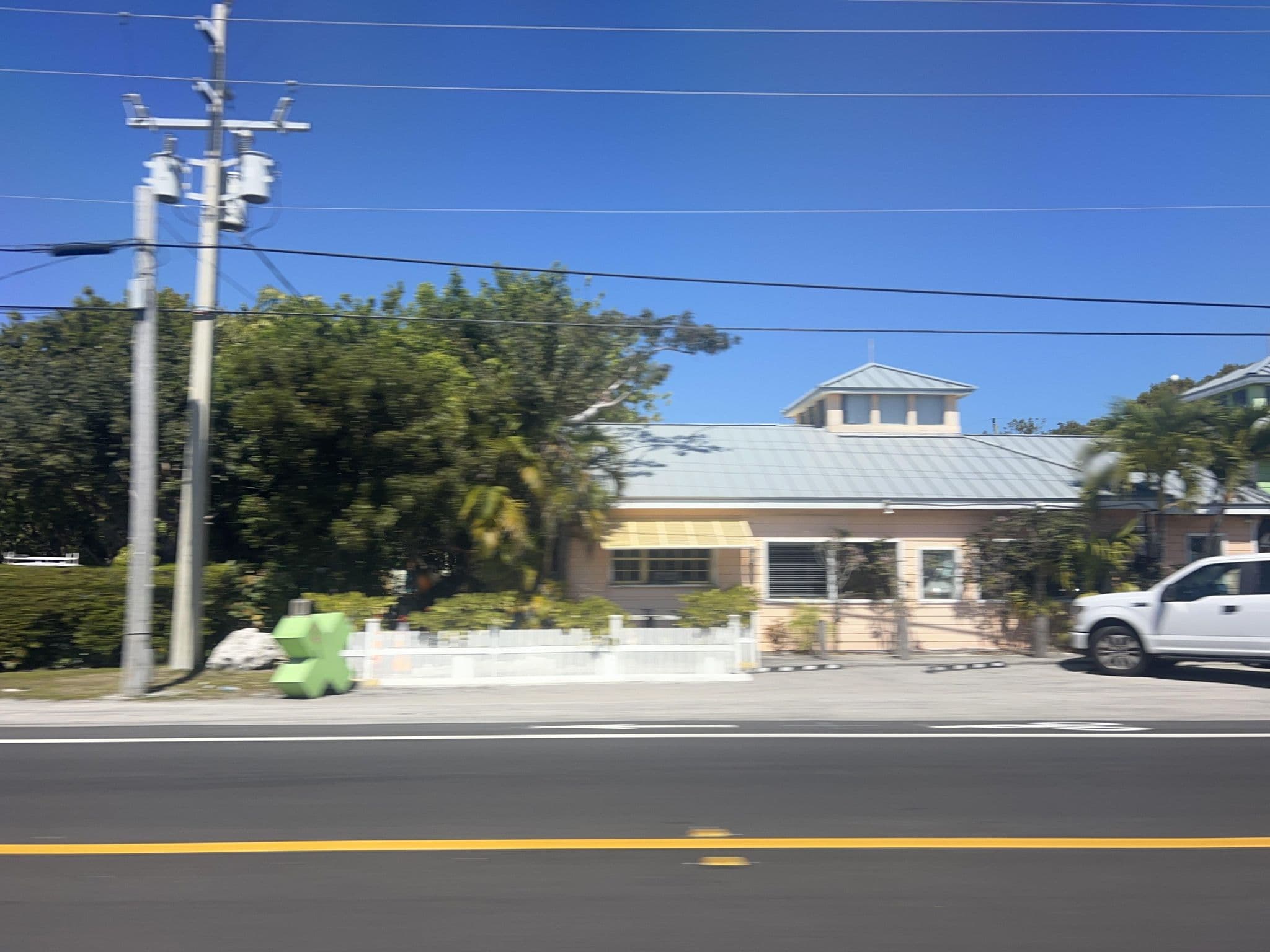 Street view near Hadley House Resort, Islamorada — © cubanoboi (CC BY-SA · Mapillary)