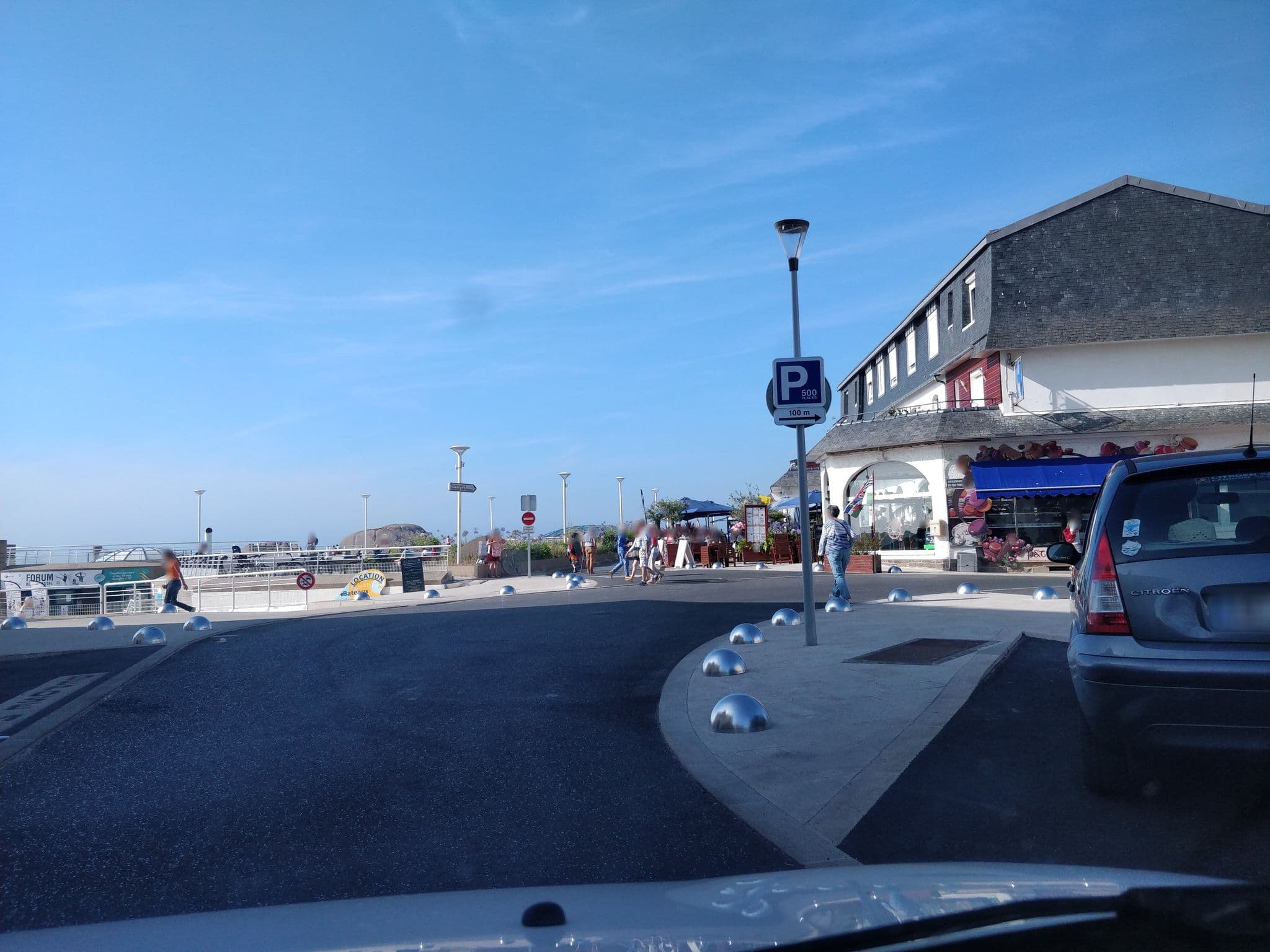 Street view near Hôtel de la Mer et de la Plage, Trégastel — © mgageo (CC BY-SA · Mapillary)