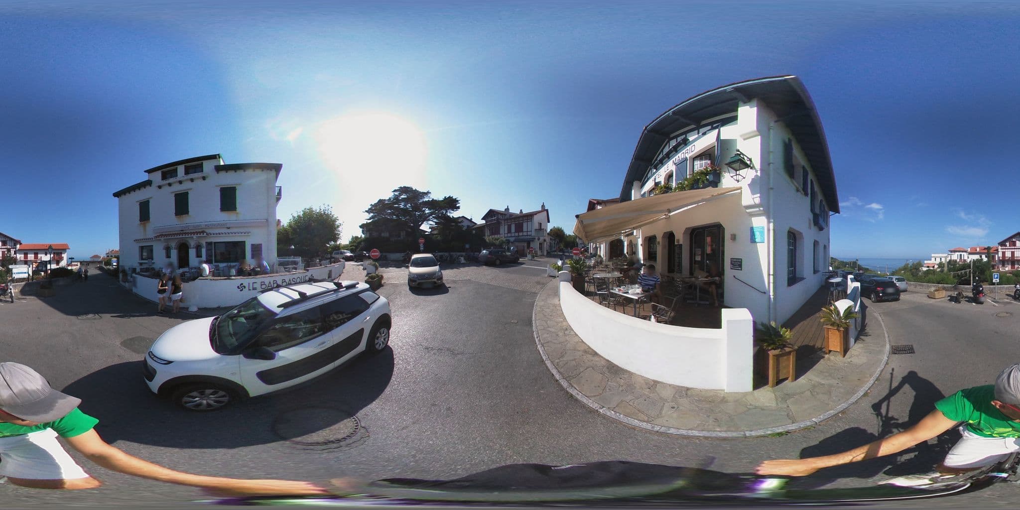 Street view near Le Madrid, Guéthary — © cartocite (CC BY-SA · Mapillary)