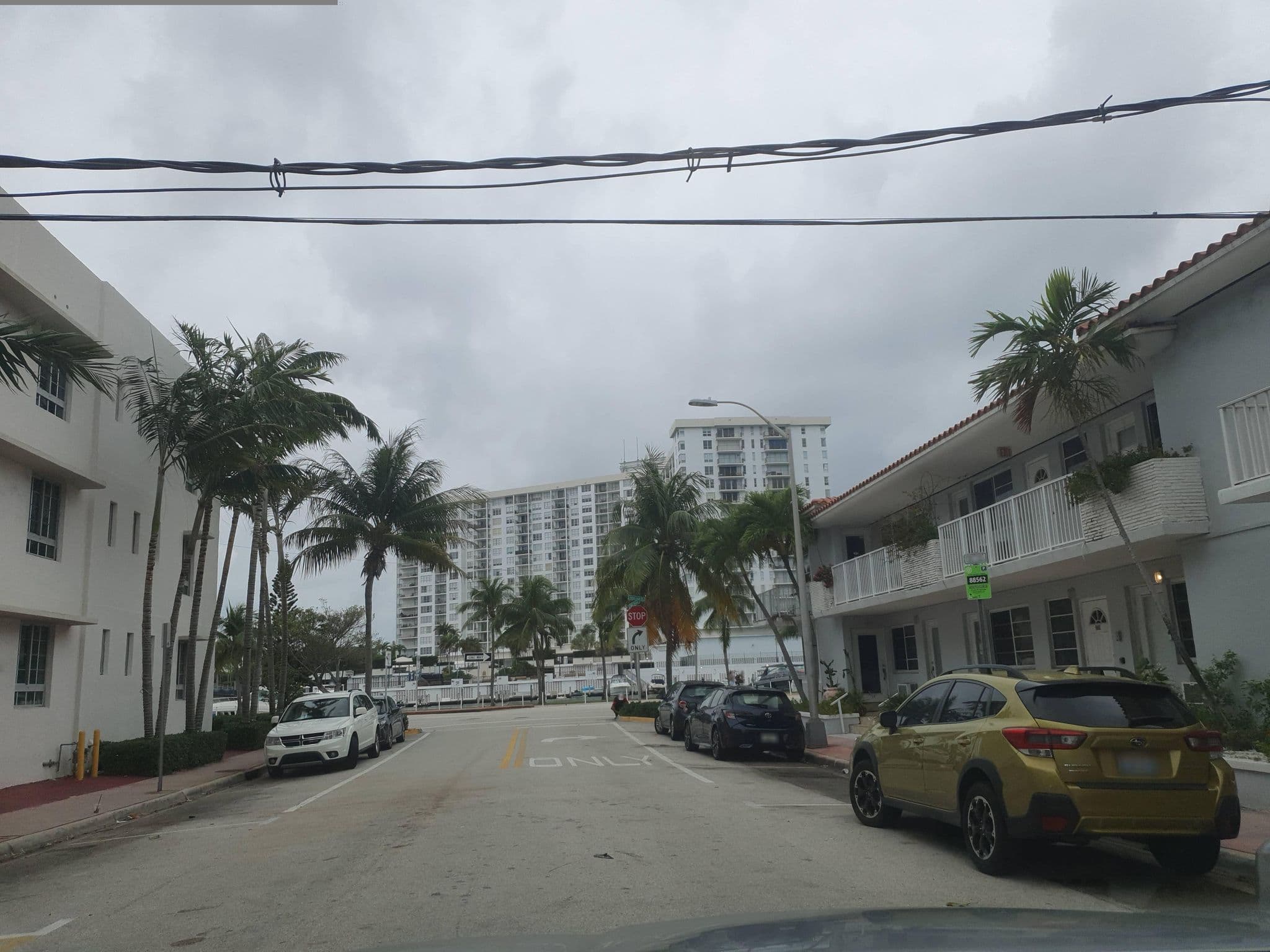 Street view near Ocean Spray Hotel Miami Beach, Miami Beach — © teddy73 (CC BY-SA · Mapillary)