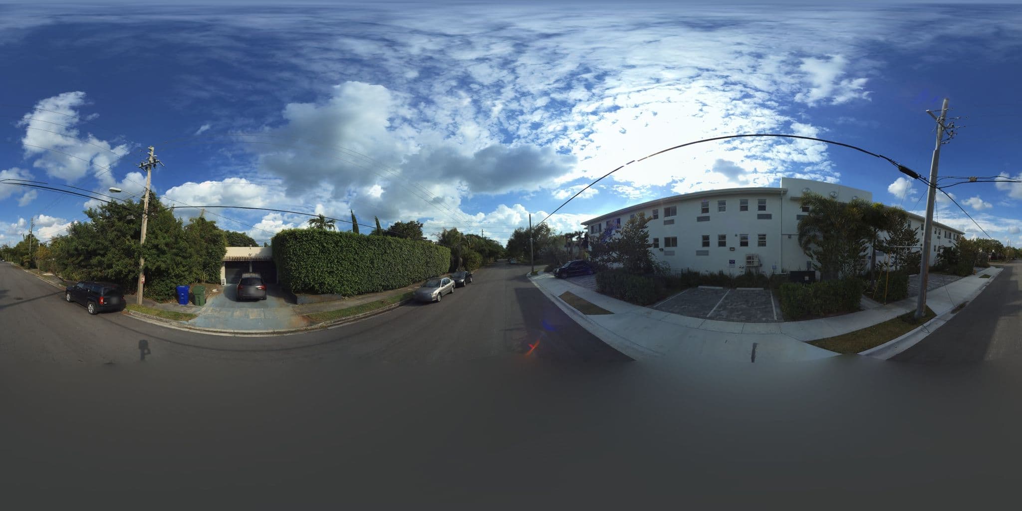 Street view near Vagabond Pool Bar, El Portal — © microsoft (CC BY-SA · Mapillary)