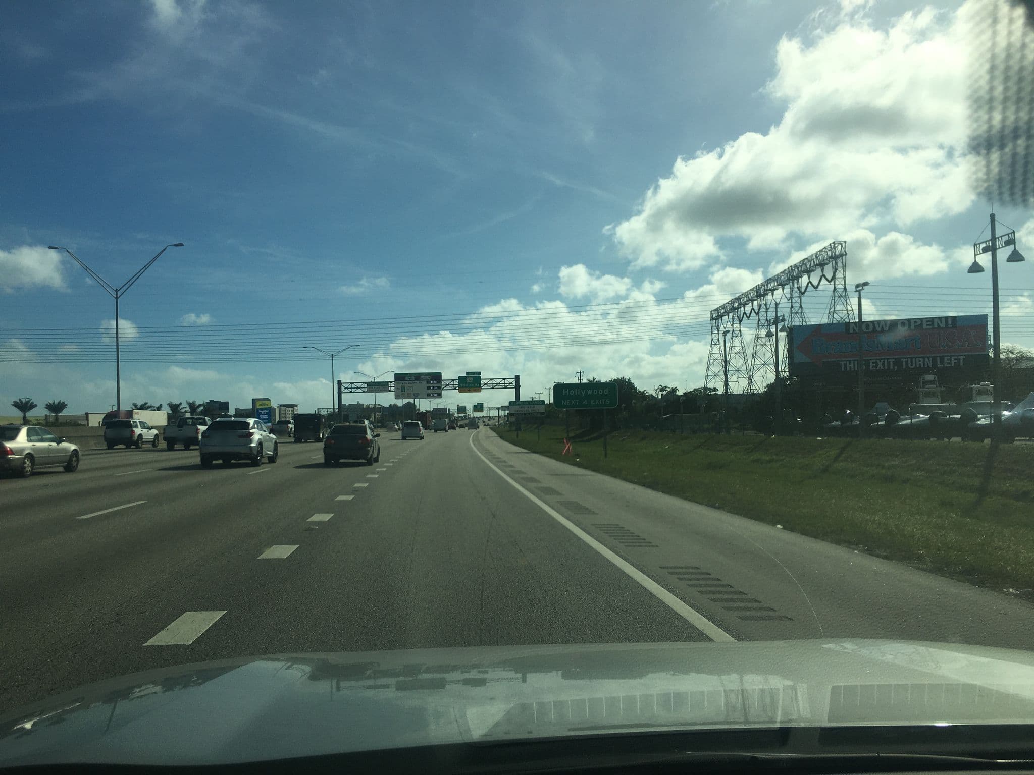 Street view near courtyard marriott room 513, Estates of Fort Lauderdale (historical) — © lacolina (CC BY-SA · Mapillary)