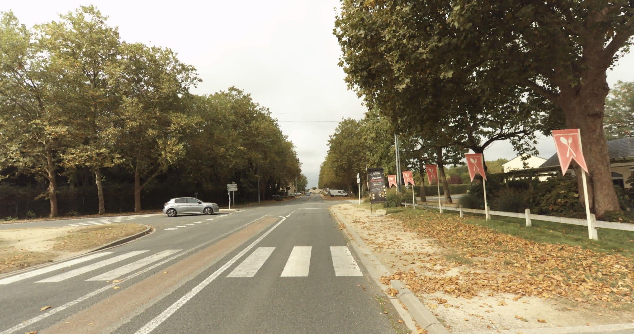 Street view near Auberge Bienvenue, Doué-la-Fontaine — © sogefi (CC BY-SA · Mapillary)