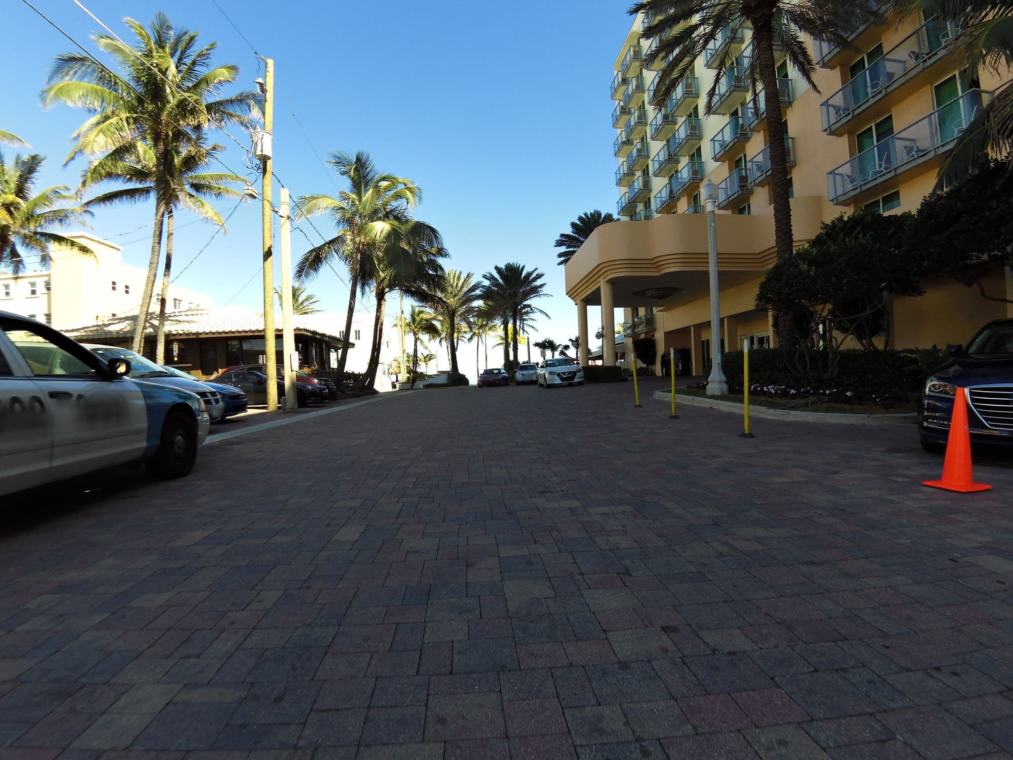 Street view near Marriott Concierge Lounge, Dania Beach — © jlevente (CC BY-SA · Mapillary)