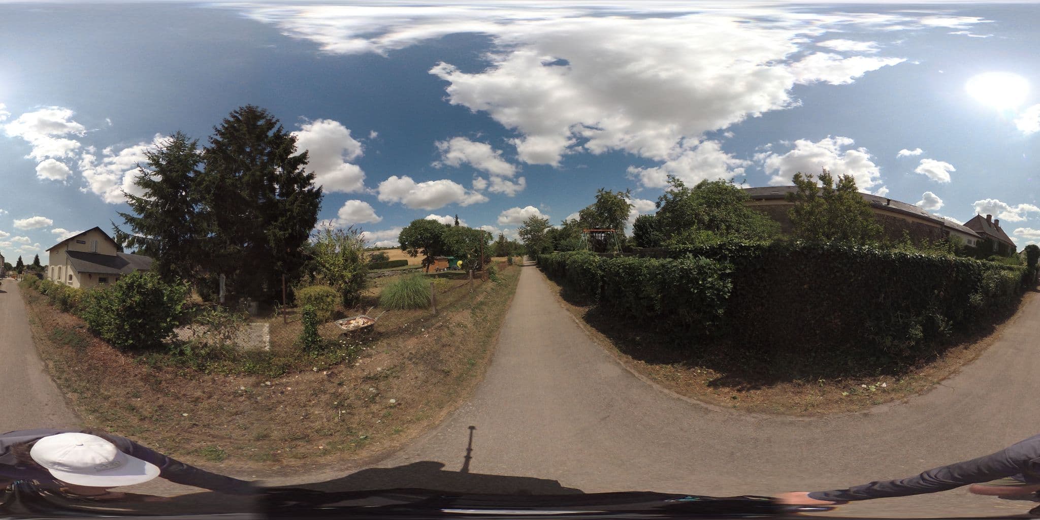 Street view near Gite de Groupe, Gasny — © geovelo (CC BY-SA · Mapillary)