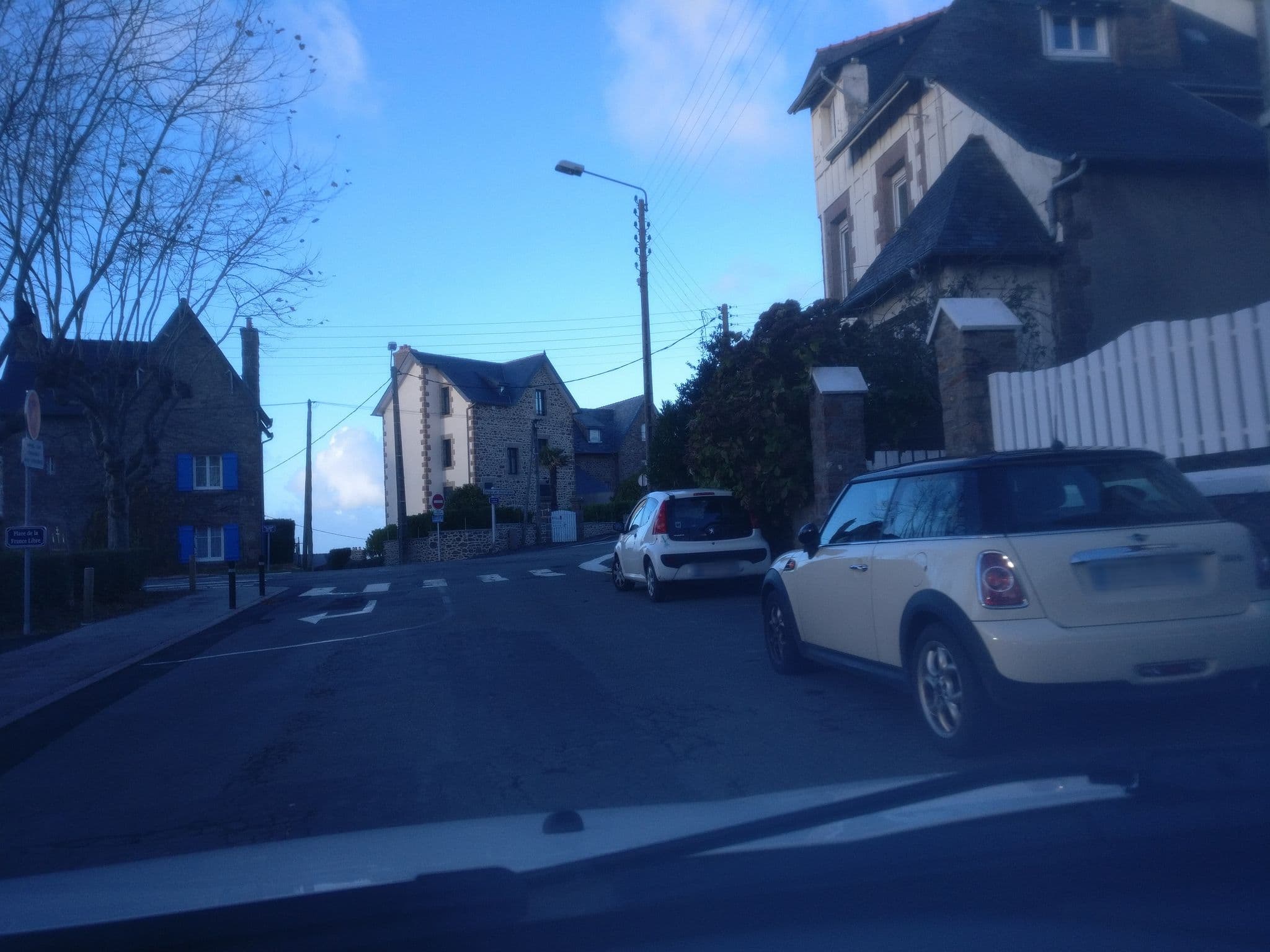 Street view near Parking de la France Libre - Perros-Guirec, Perros-Guirec — © mgageo (CC BY-SA · Mapillary)
