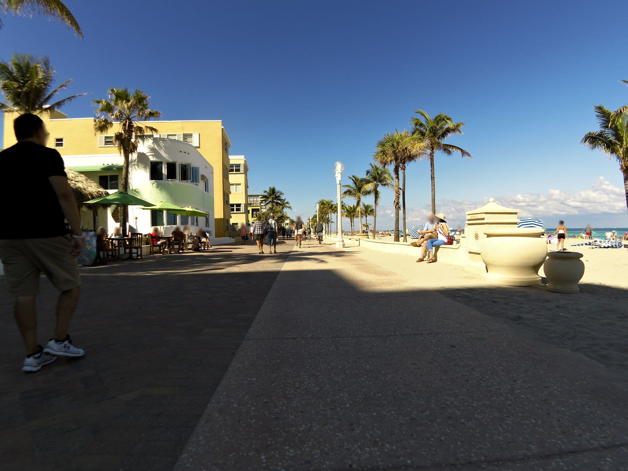 Street view near The WalkAbout Beach Resort in Hollywood Florida, Dania Beach — © jlevente (CC BY-SA · Mapillary)