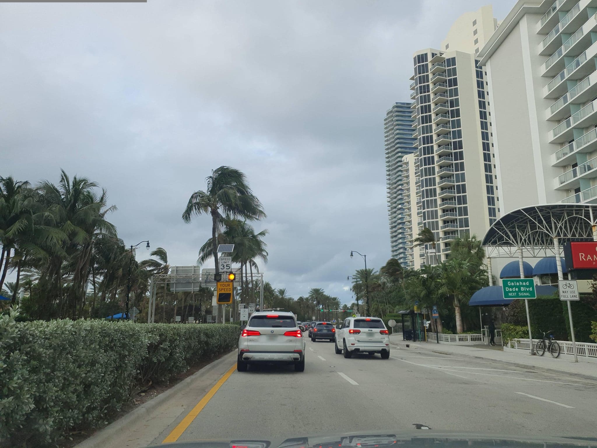 Street view near Marco Polo Hotel, Sunny Isles Beach — © teddy73 (CC BY-SA · Mapillary)