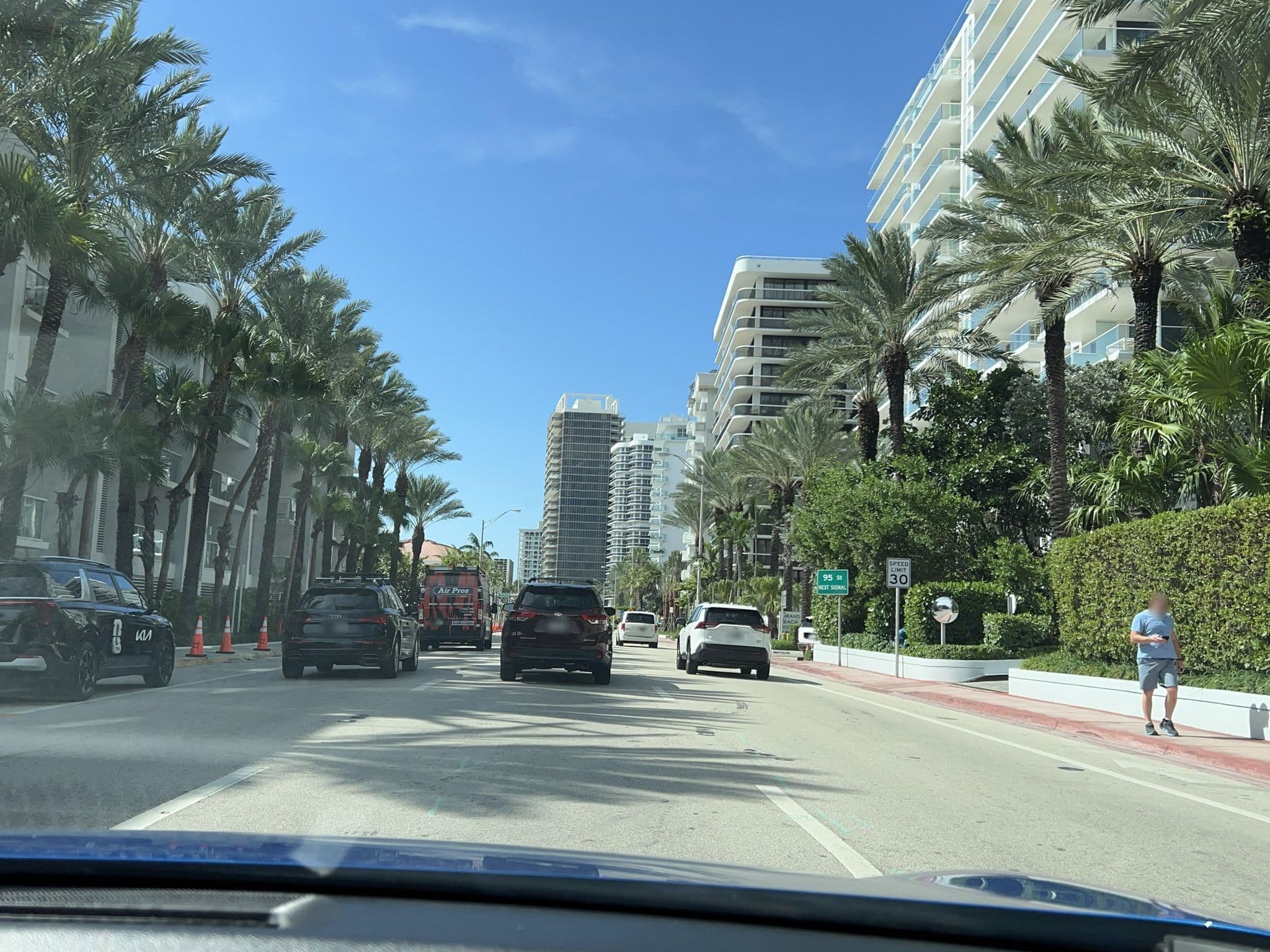 Street view near Colom Hotel, Surfside — © Satsuka_Osaka (CC BY-SA · Mapillary)