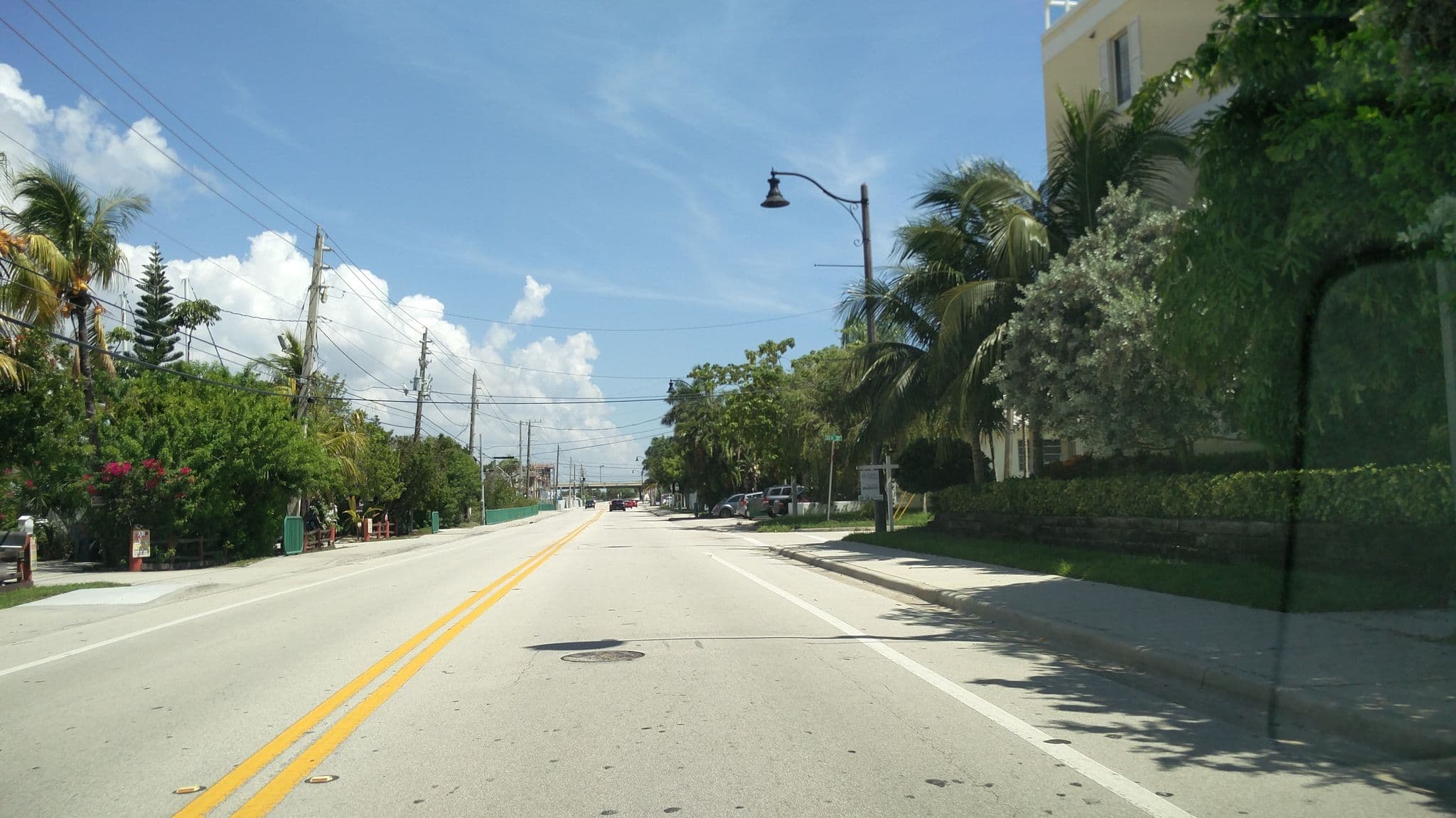 Street view near The Paradise Skye Retreat and Hotel, Dania Beach — © jlevente (CC BY-SA · Mapillary)