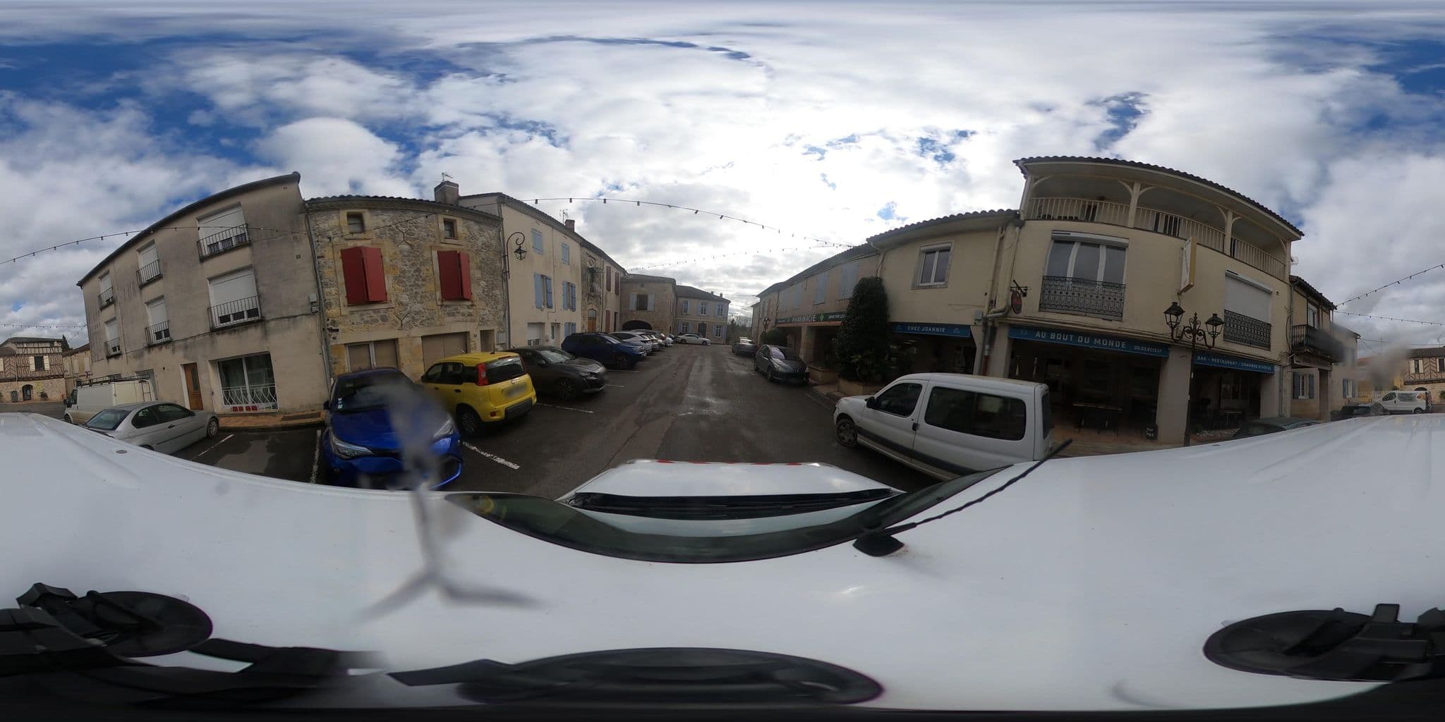 Street view near Au Bout du Monde, Laplume — © lmuffato (CC BY-SA · Mapillary)