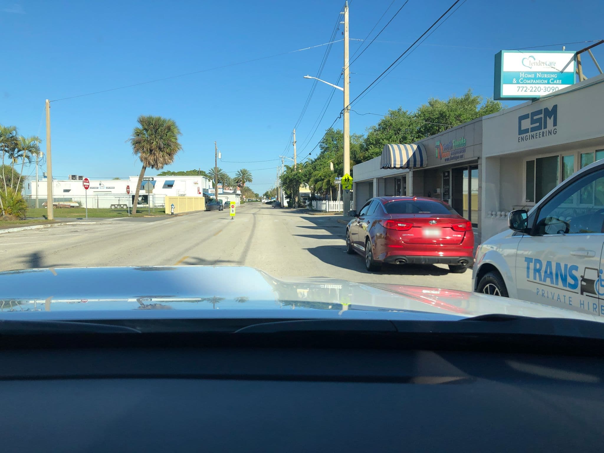 Street view near Inn on California, Stuart — © bmay (CC BY-SA · Mapillary)
