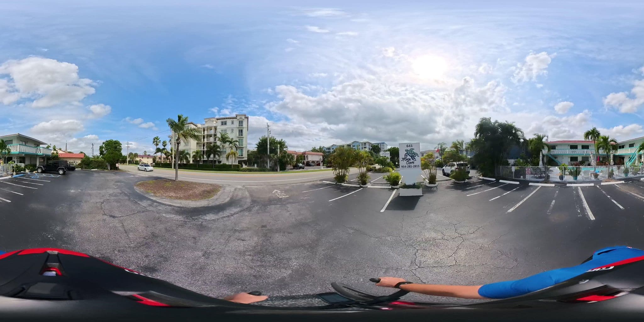Street view near Honu Cove, Hillsboro Beach — © SurveyingCyclist (CC BY-SA · Mapillary)
