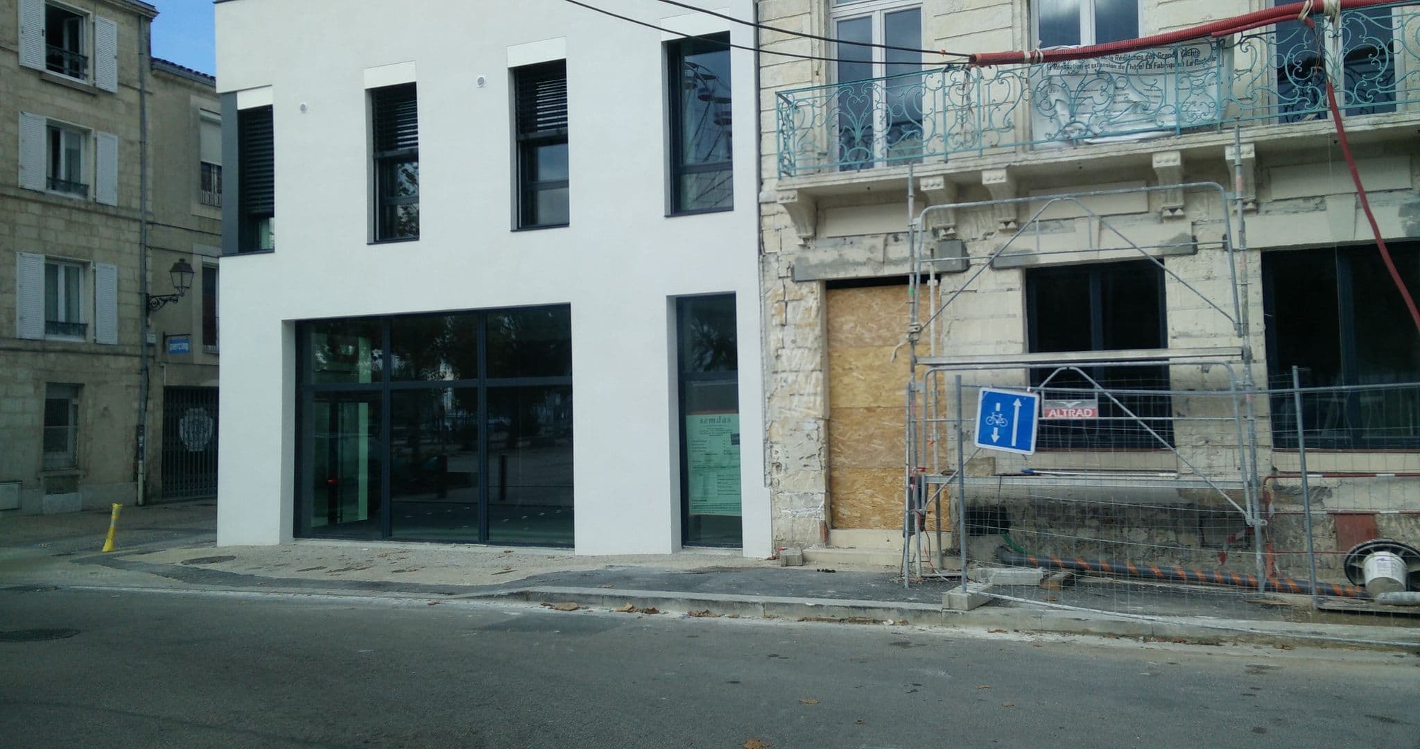 Street view near La Fabrique, La Rochelle — © gnusam (CC BY-SA · Mapillary)
