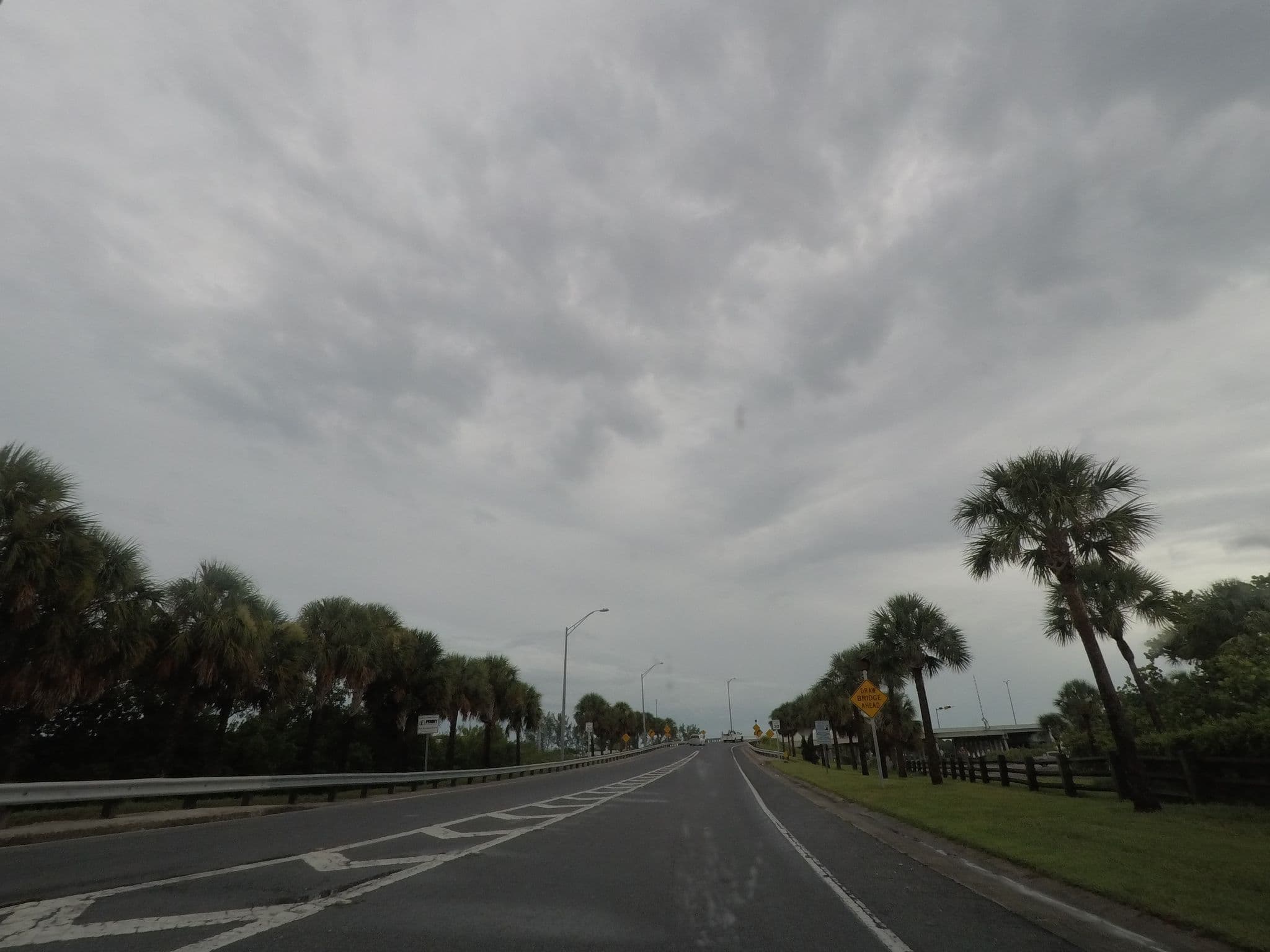 Street view near The 411, Redington Shores — © nfgusedautoparts (CC BY-SA · Mapillary)