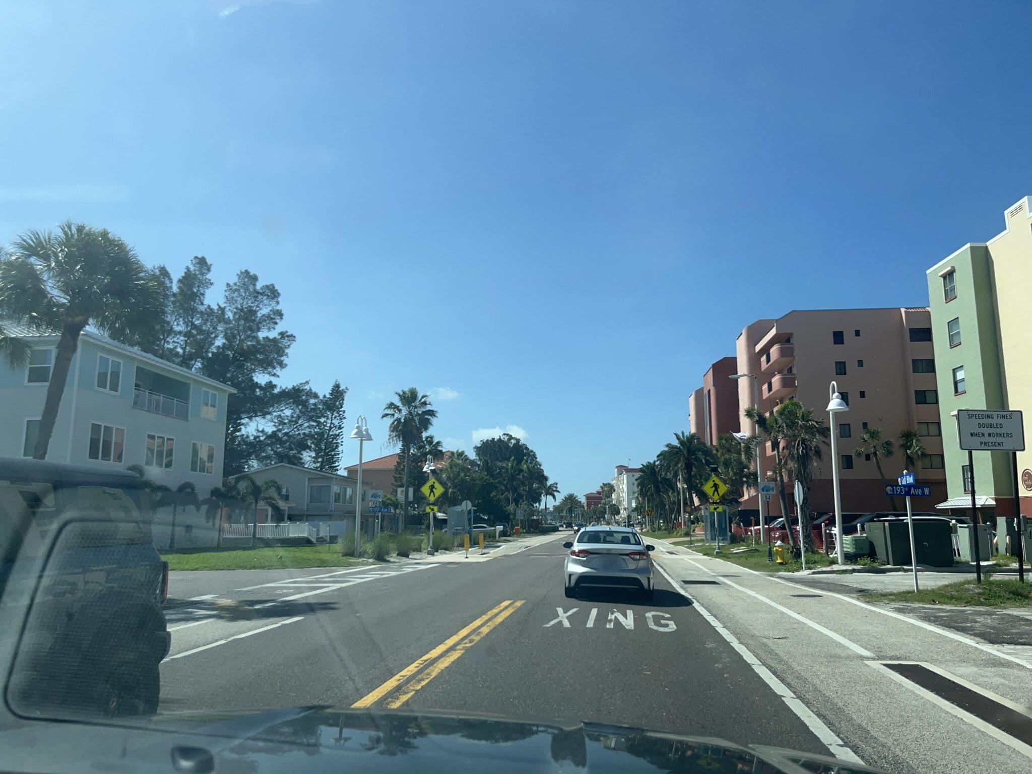 Street view near Beachmont Shores, Indian Shores — © DriveWithHoang (CC BY-SA · Mapillary)