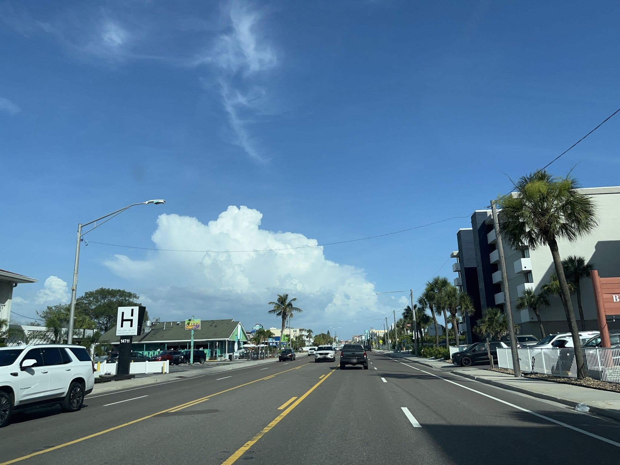 Street view near Las Brisas, Madeira Beach — © DriveWithHoang (CC BY-SA · Mapillary)