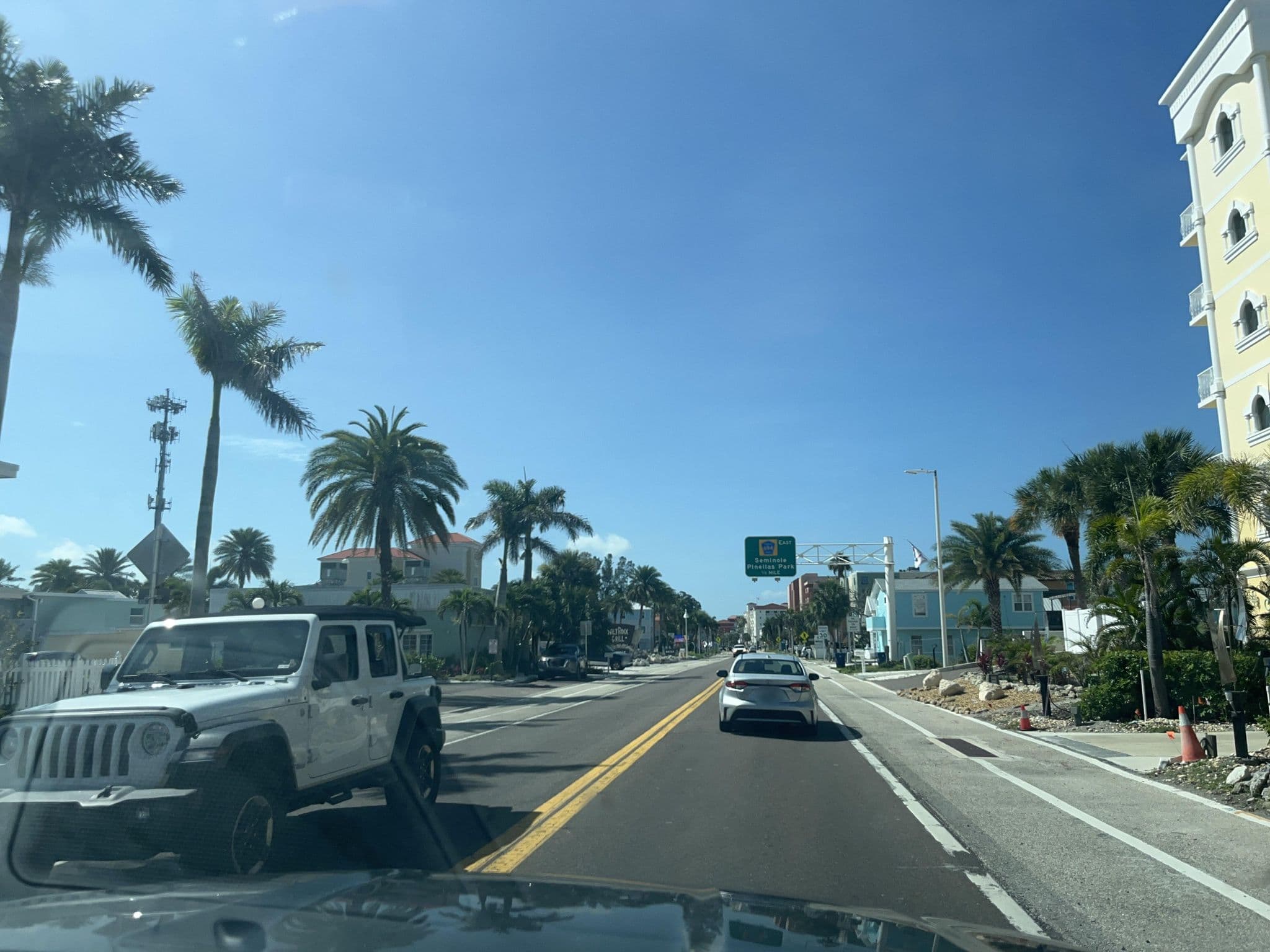 Street view near Lazy Days, Indian Shores — © DriveWithHoang (CC BY-SA · Mapillary)