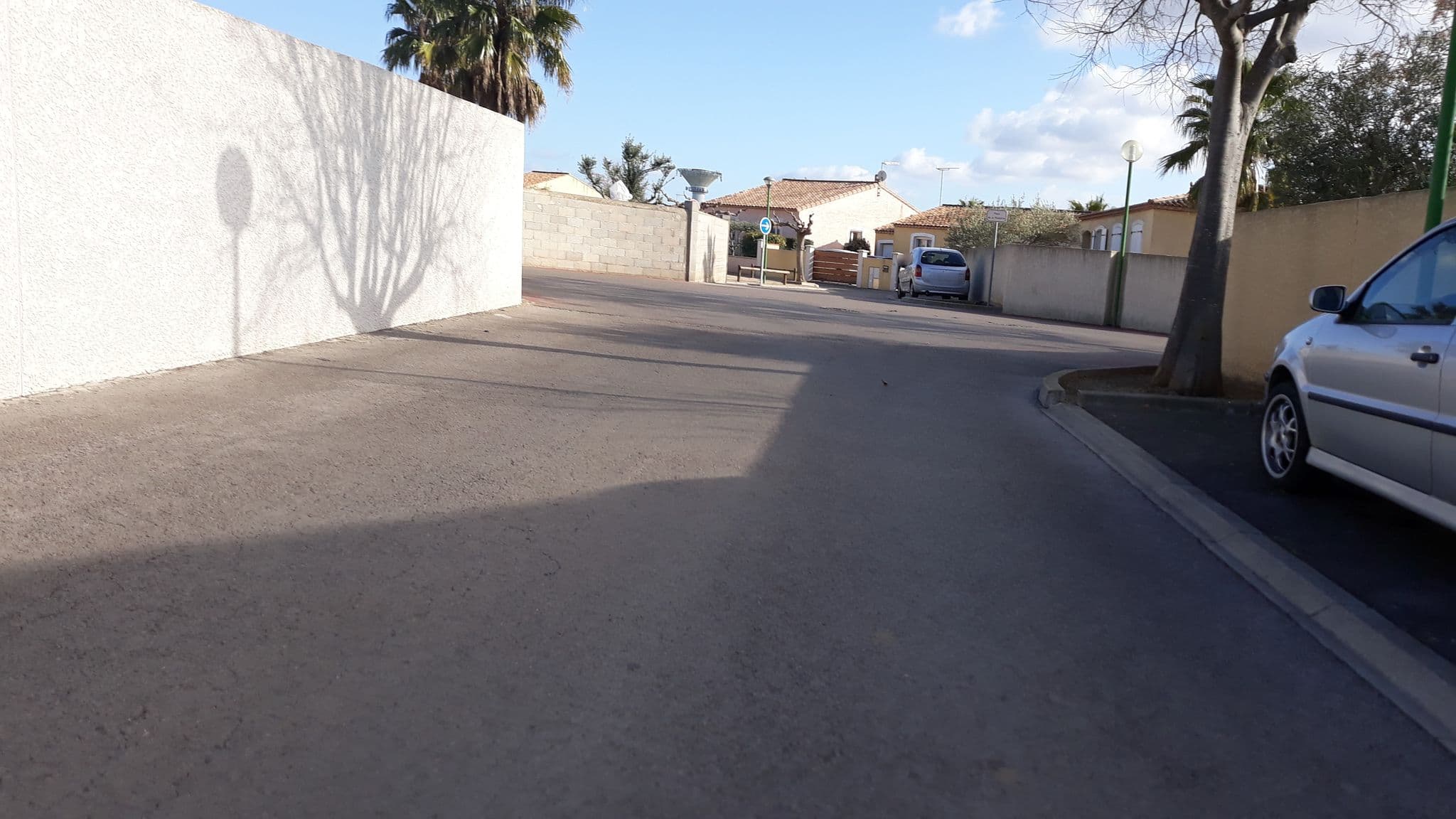Street view near La Villa du Bonheur, Aimargues — © urus (CC BY-SA · Mapillary)