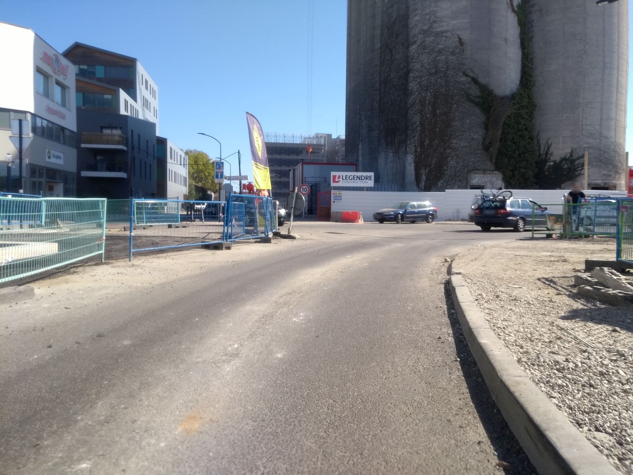 Street view near Mer & Golf, Cenon — © gitouche (CC BY-SA · Mapillary)