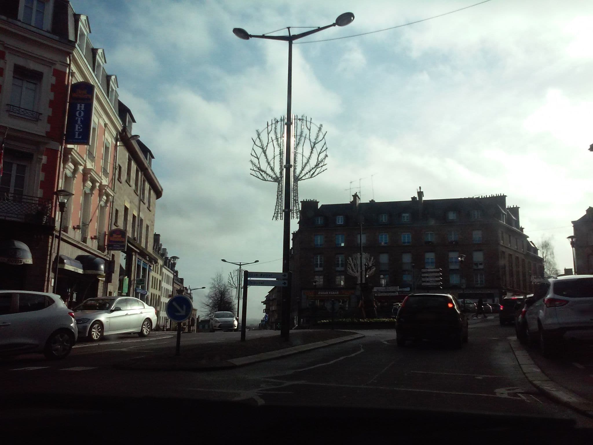 Street view near Hôtel des Voyageurs, Fougères — © pymouss (CC BY-SA · Mapillary)