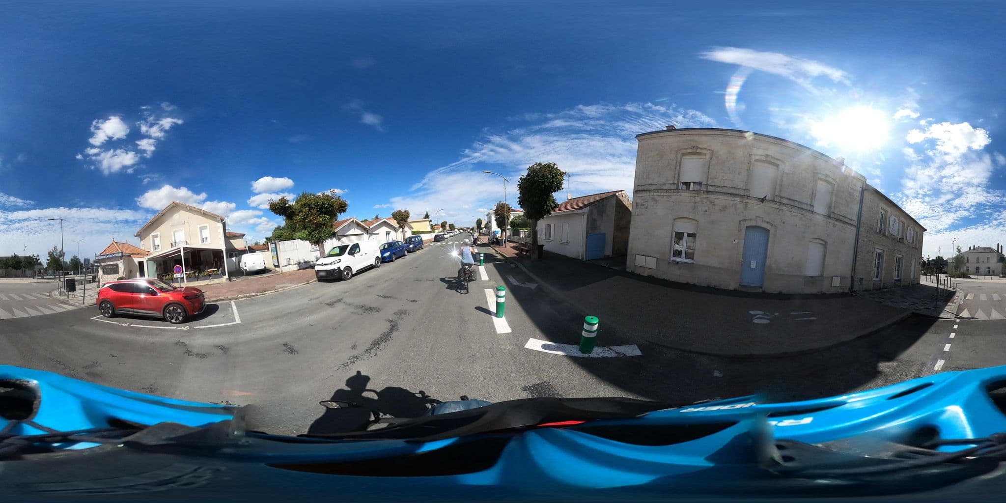 Street view near Hôtel de la Gare, Saujon — © padididejurbise (CC BY-SA · Mapillary)