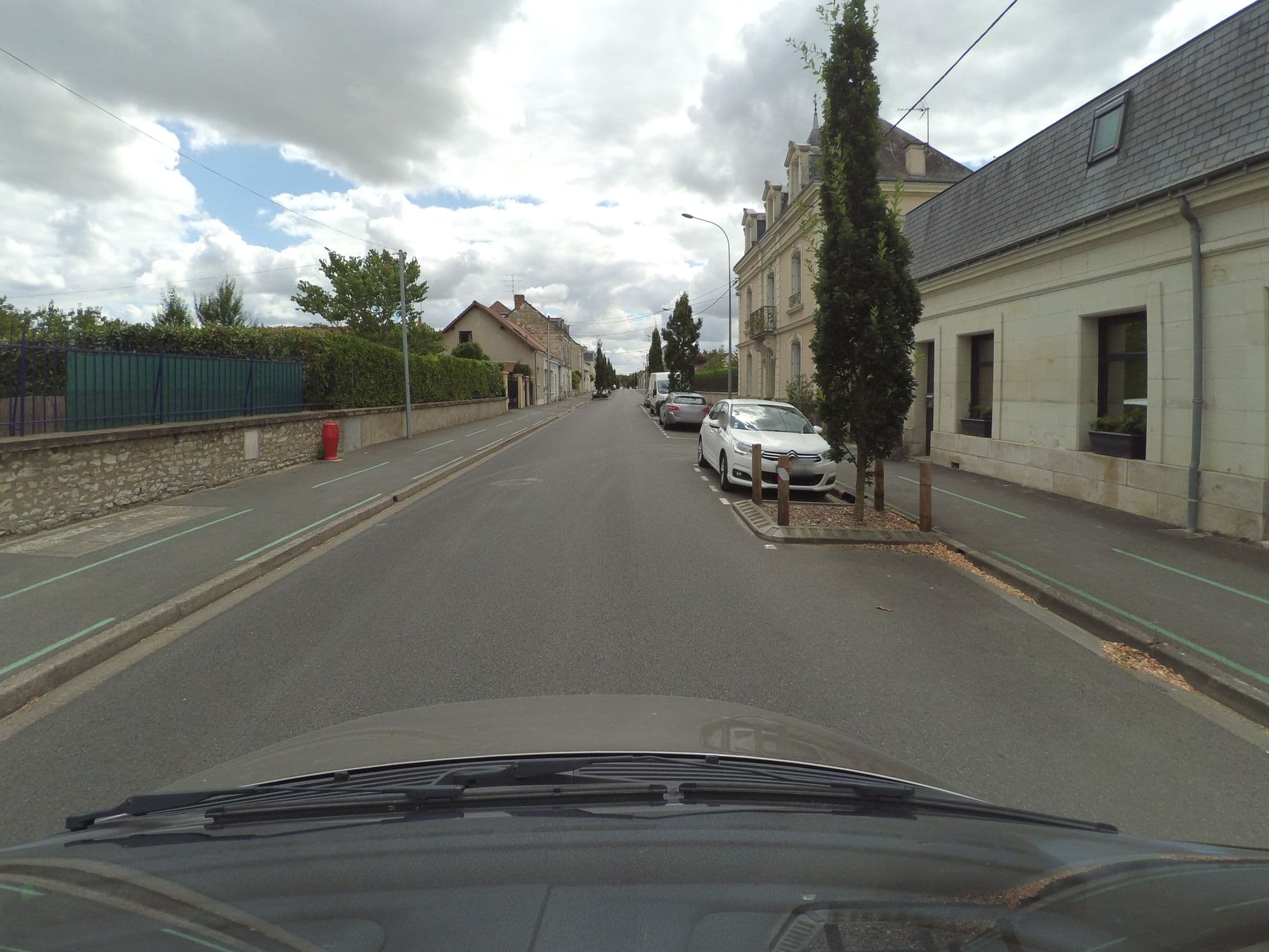 Street view near Villa Richelieu, Châtellerault — © stephanep (CC BY-SA · Mapillary)