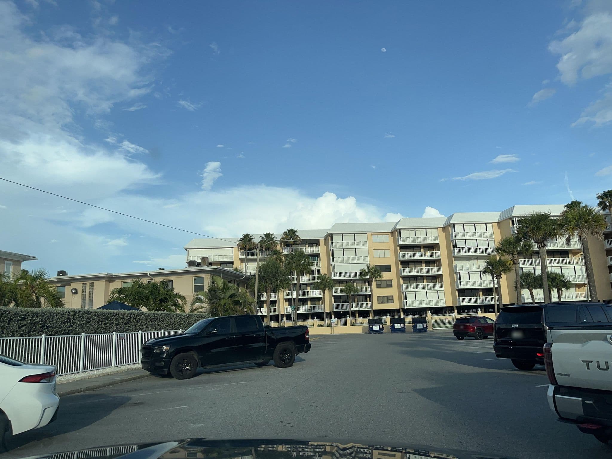 Street view near Friendly Native Beach Resort, Saint Pete Beach — © DriveWithHoang (CC BY-SA · Mapillary)