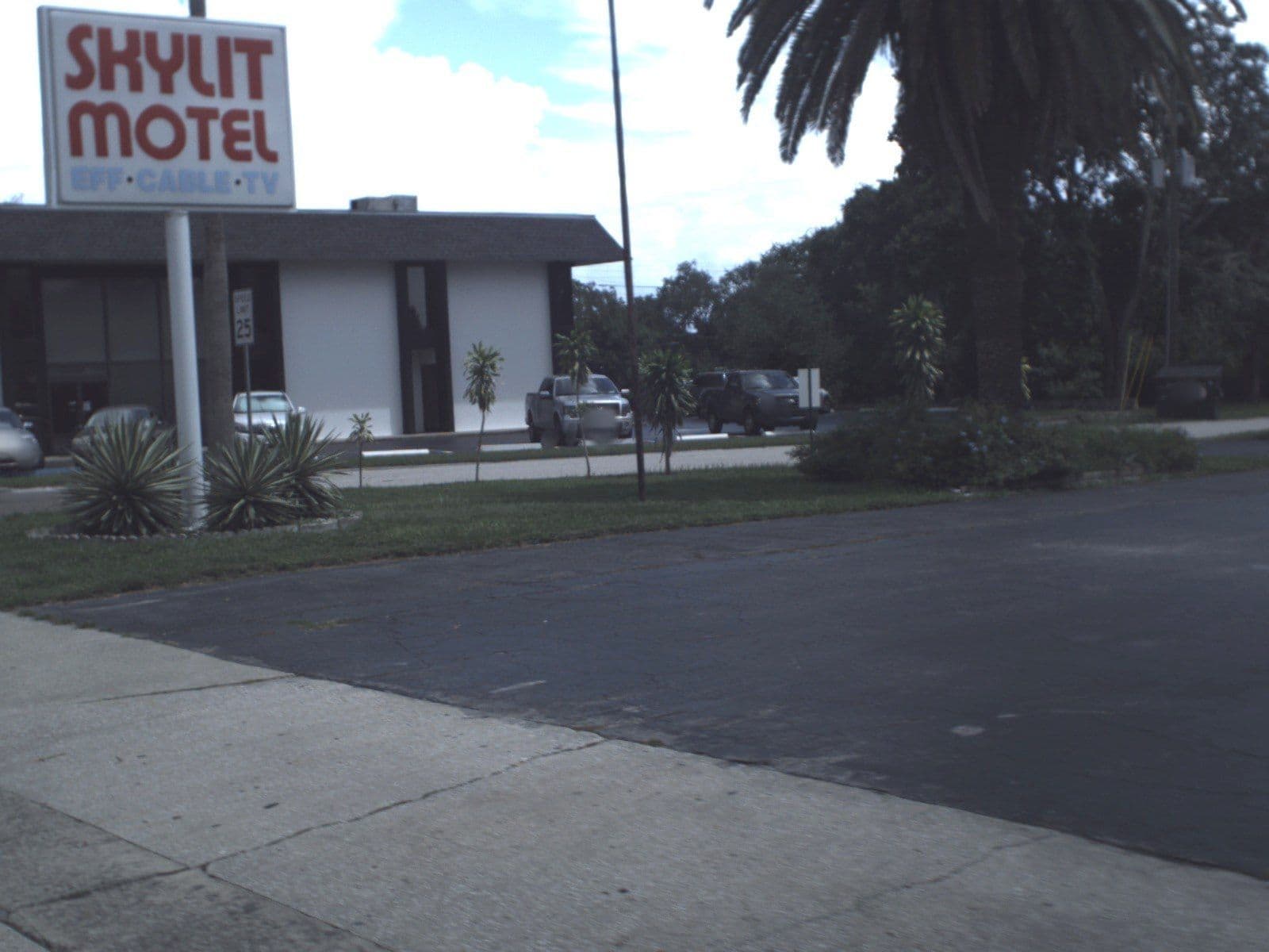 Street view near Skylit Motel, South Highpoint — © fdot_vl (CC BY-SA · Mapillary)