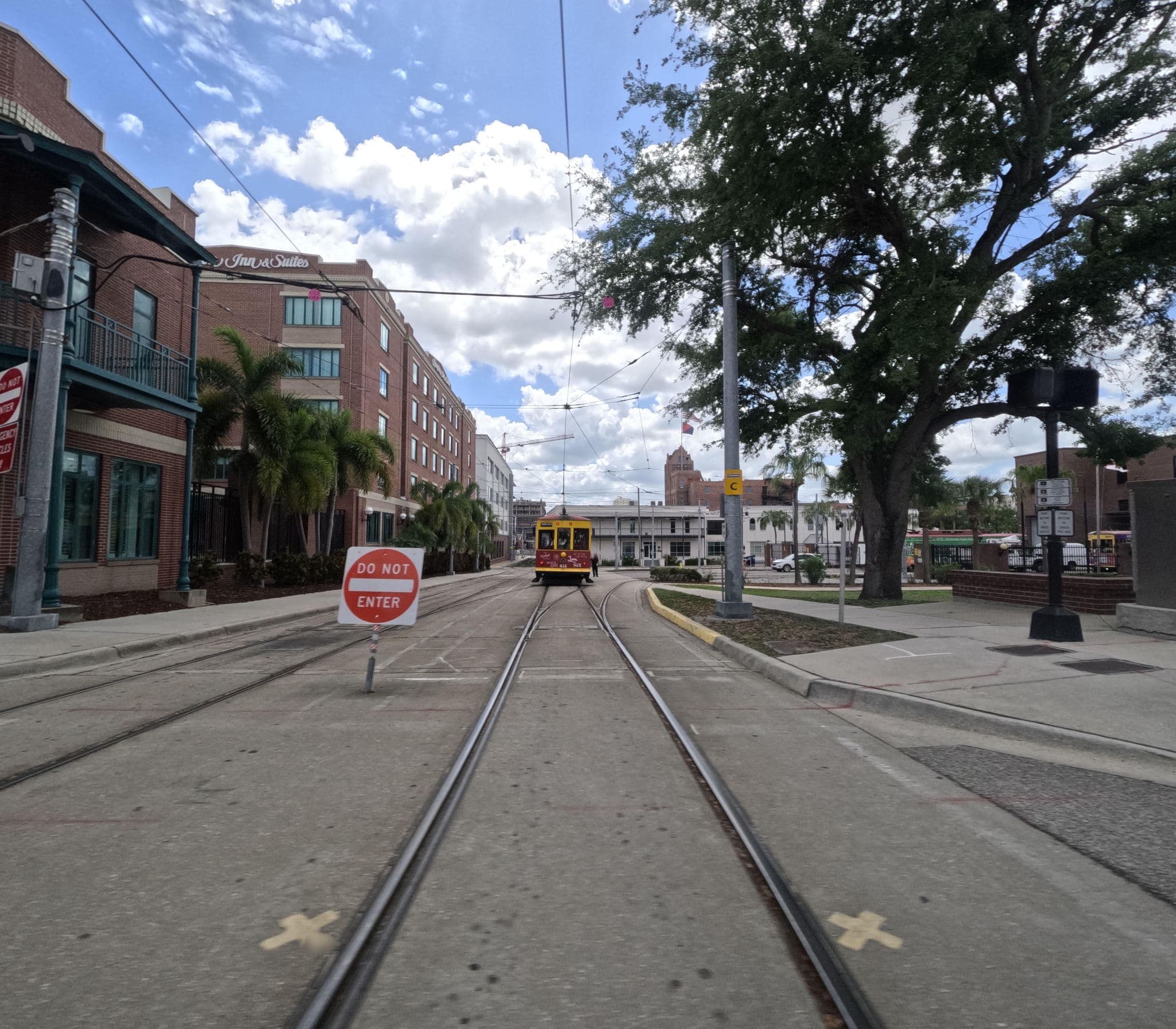 Street view near Hampton Ybor Gym, Tampa — © allen (CC BY-SA · Mapillary)