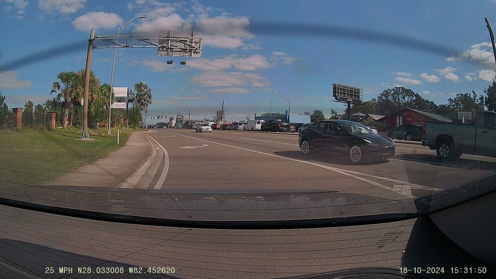 Street view near Econolodge, Carrollwood — © LionFrog (CC BY-SA · Mapillary)