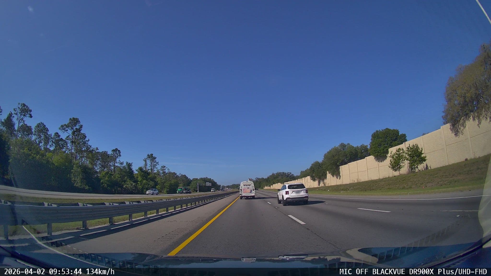 Street view near Doubletree Hotel, Wesley Chapel — © allen (CC BY-SA · Mapillary)