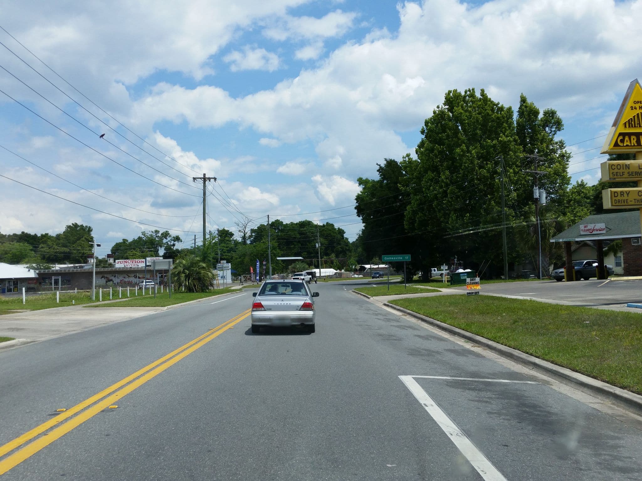 Street view near hell, Williston Highlands — © jackdripper (CC BY-SA · Mapillary)