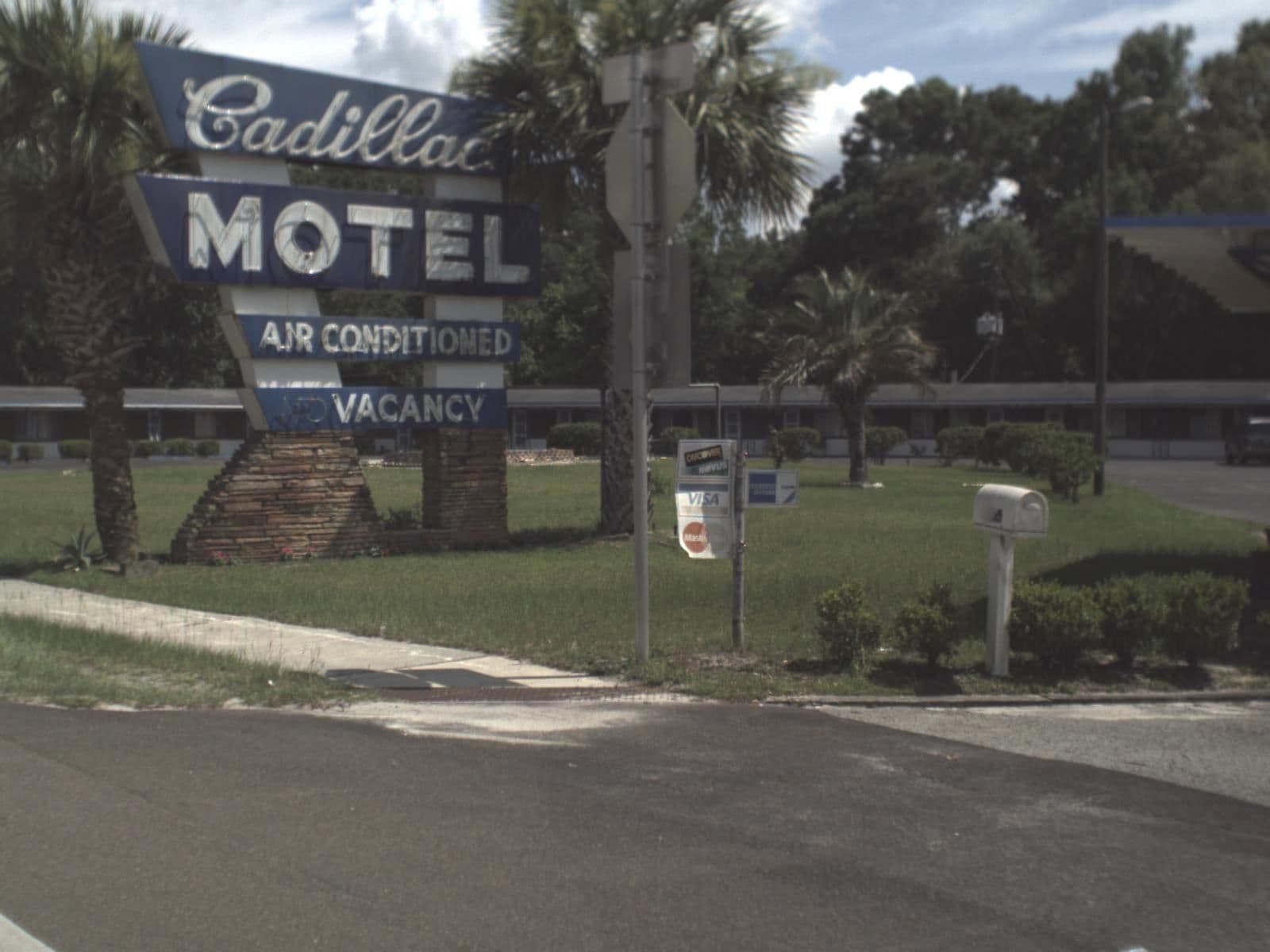 Street view near Cadillac Motel, High Springs — © fdot_vl (CC BY-SA · Mapillary)
