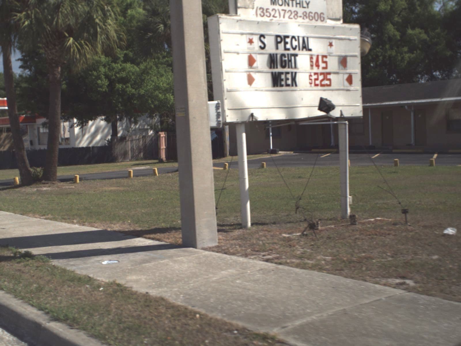 Street view near Palms Motel, Fruitland Park — © fdot_vl (CC BY-SA · Mapillary)
