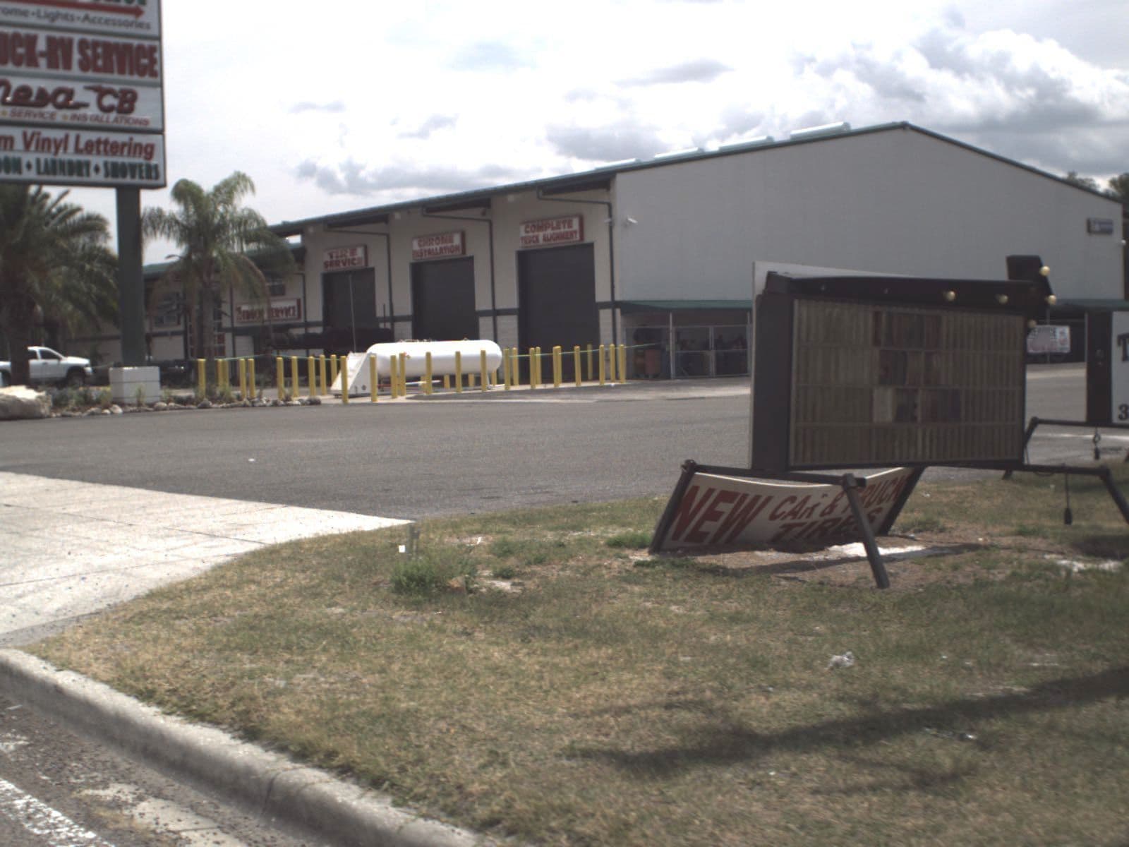 Street view near Economy Inn, Lake Panasoffkee — © fdot_vl (CC BY-SA · Mapillary)
