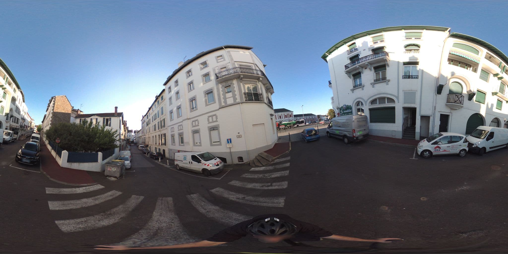 Street view near Hôtel Le relais de Saint Jacques, Saint-Jean-de-Luz — © geovelo (CC BY-SA · Mapillary)