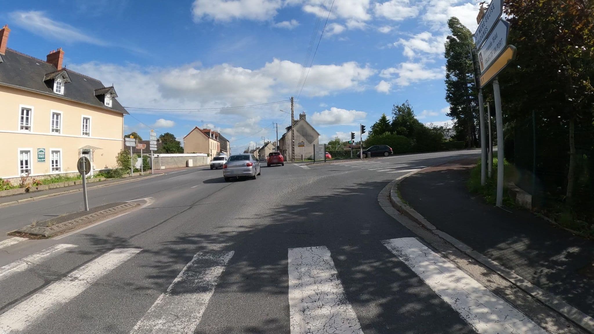 Street view near 101e Airborne, Carentan — © Nzau (CC BY-SA · Mapillary)