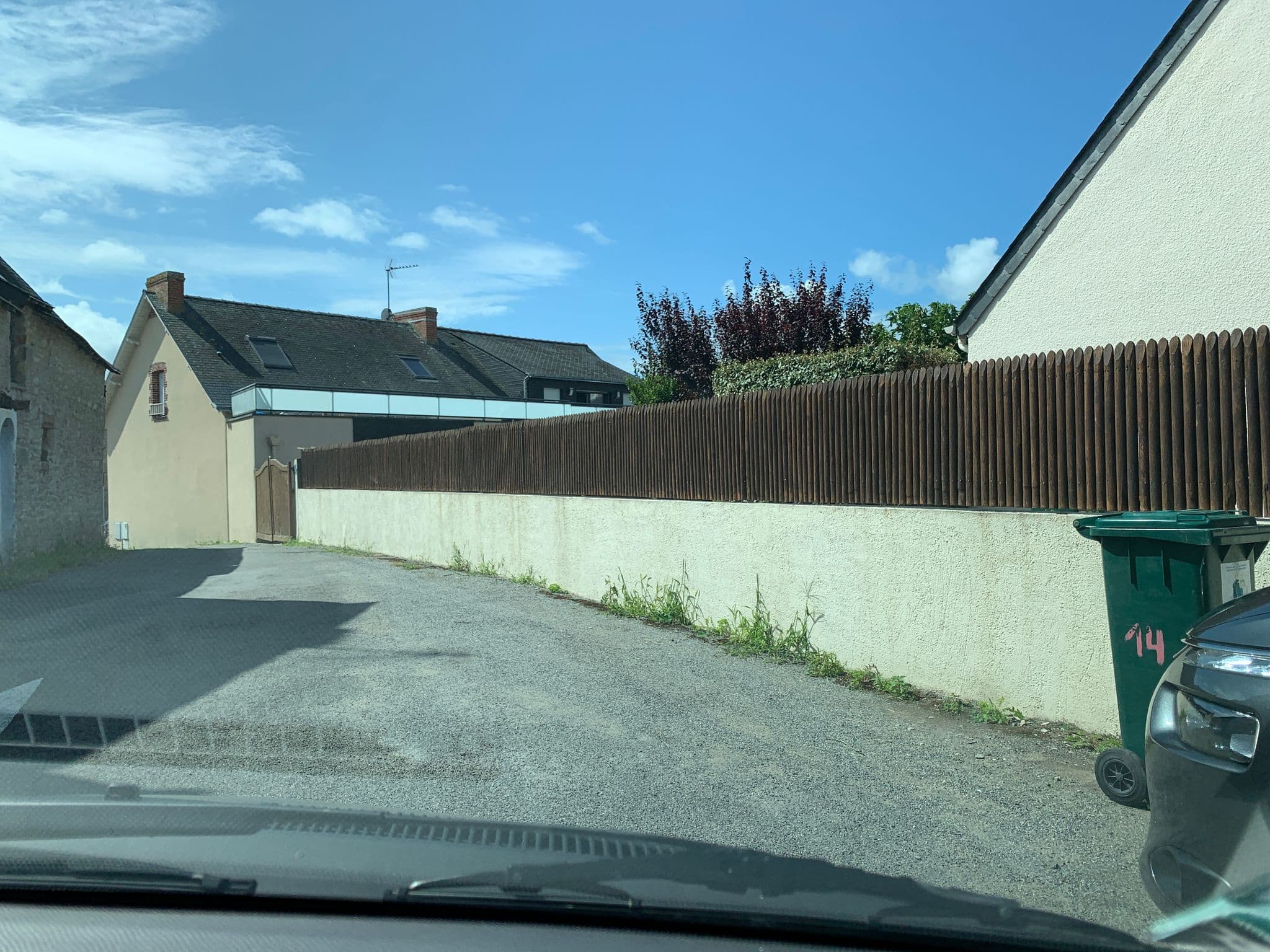 Street view near Le petit Château, Le Pouliguen — © jitenshaniko (CC BY-SA · Mapillary)