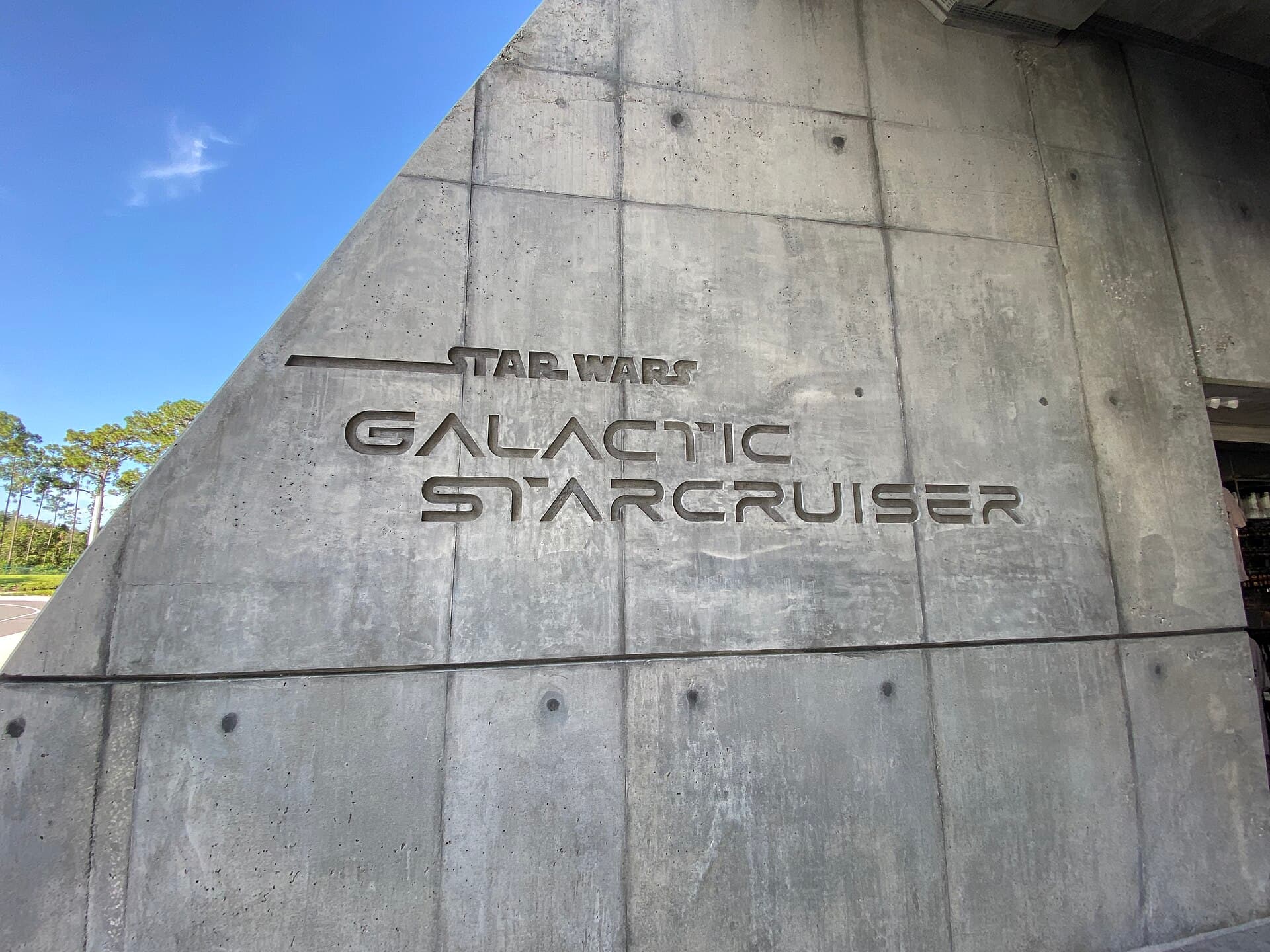 Star Wars: Galactic Starcruiser (via Wikimedia Commons, CC BY 2.0)