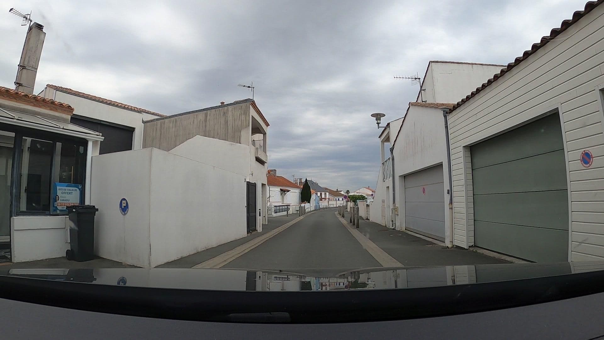 Street view near Le Centre, La Tranche-sur-Mer — © uwekoch (CC BY-SA · Mapillary)