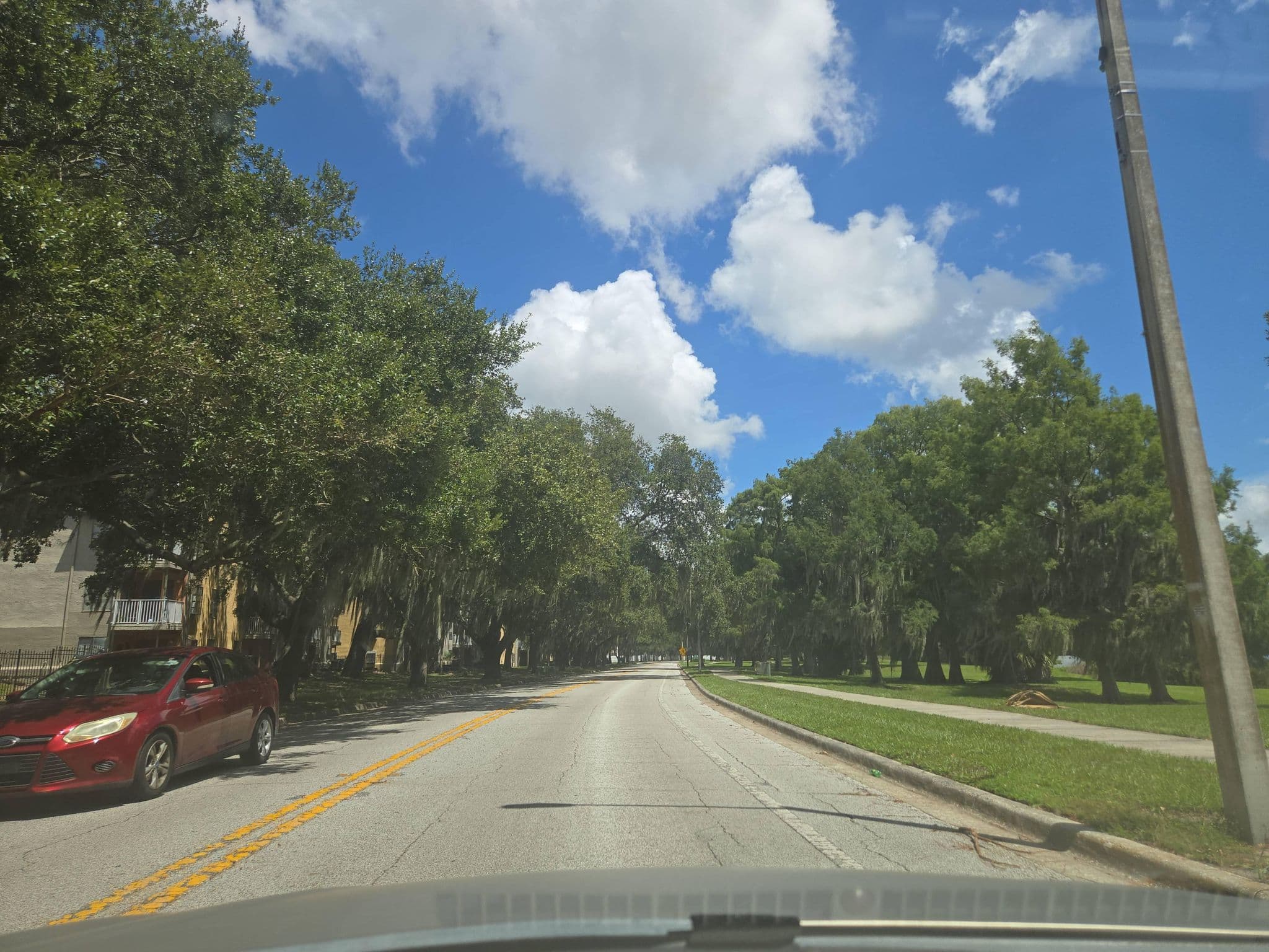 Street view near Grand Ballroom - Rosen Plaza, Fairview Shores — © fearlesswall (CC BY-SA · Mapillary)