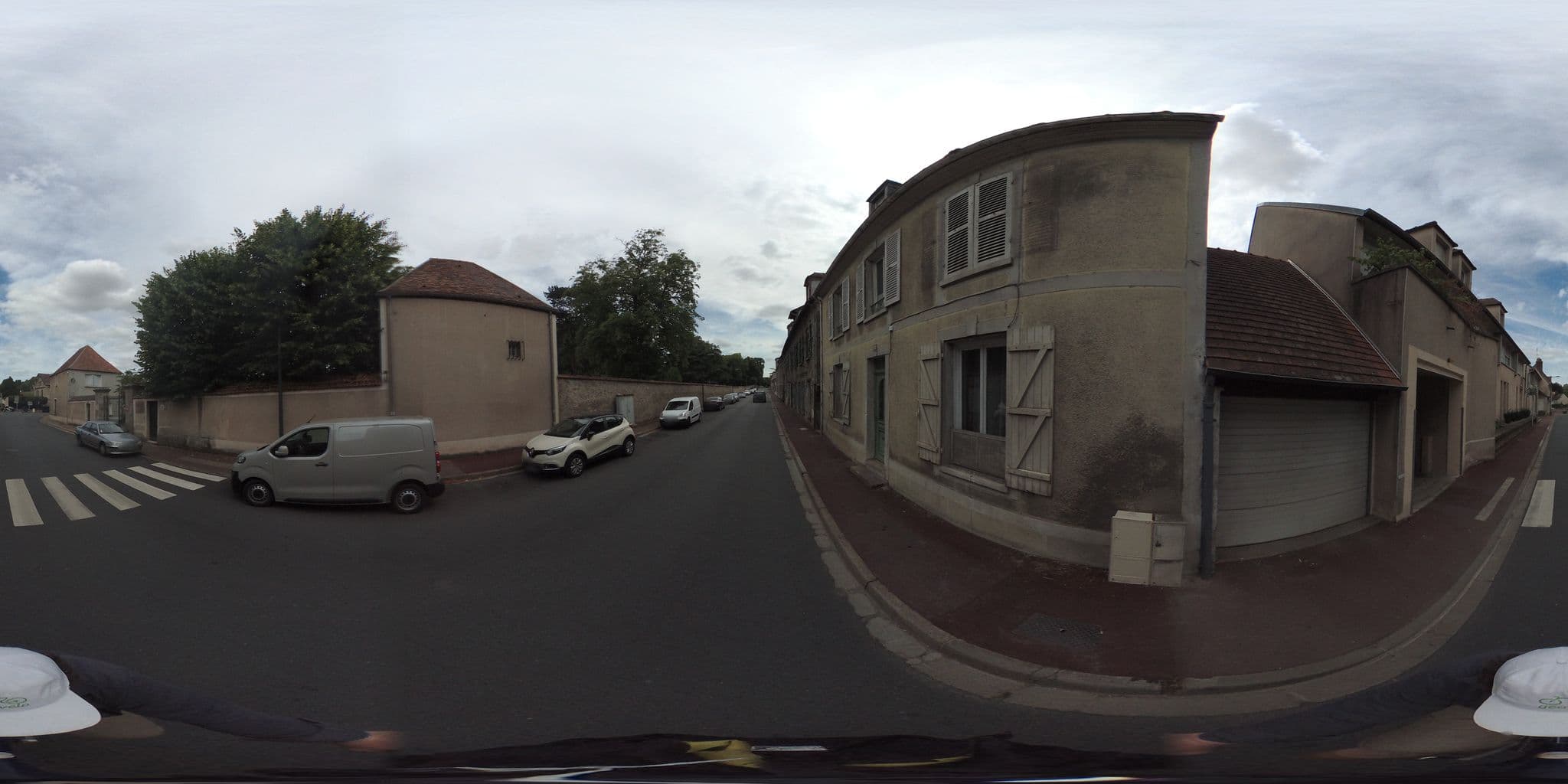Street view near Prieuré Saint thomas, Épernon — © geovelo (CC BY-SA · Mapillary)