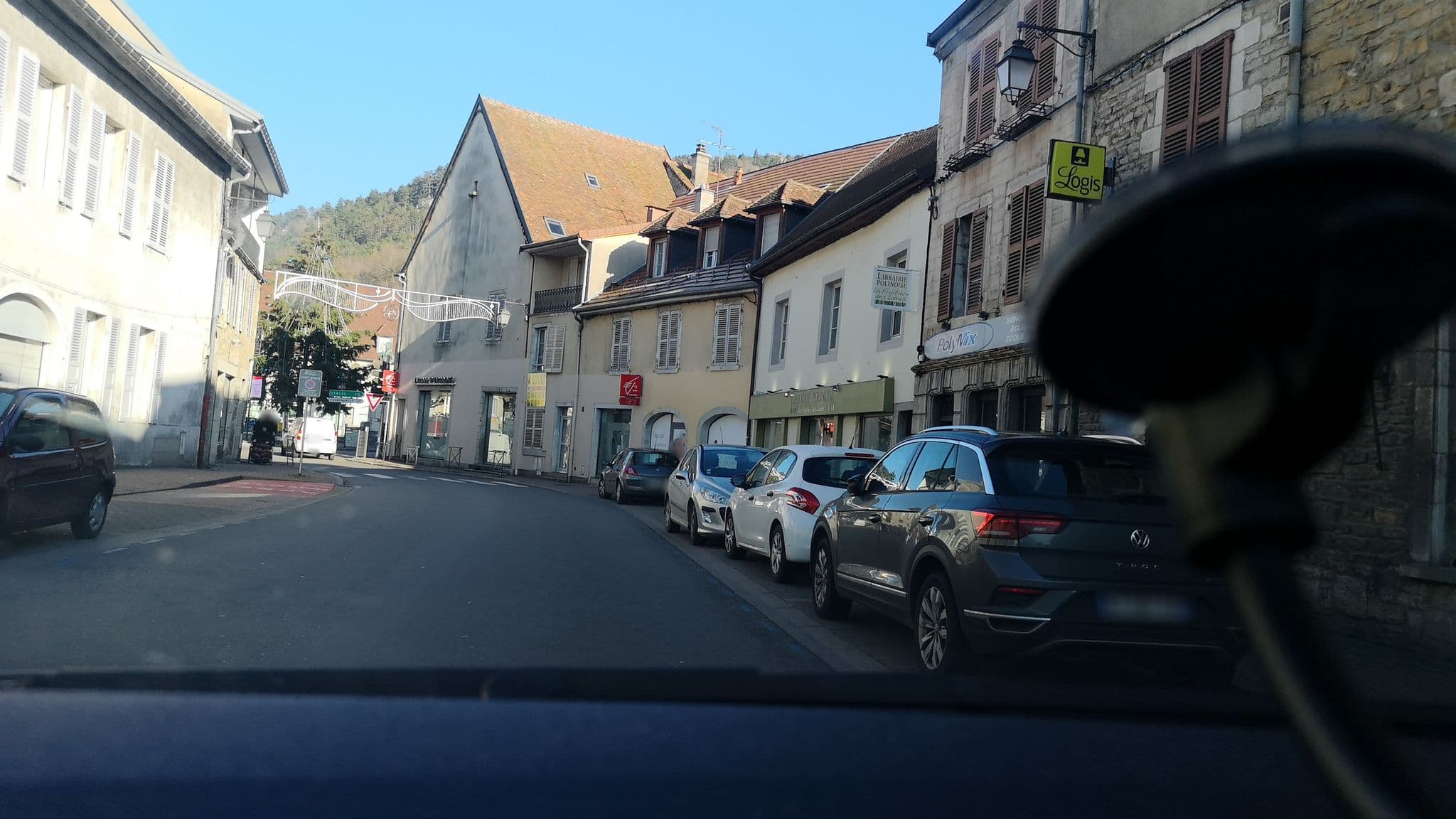 Street view near Logis Hôtel de Paris, Poligny — © globeur (CC BY-SA · Mapillary)