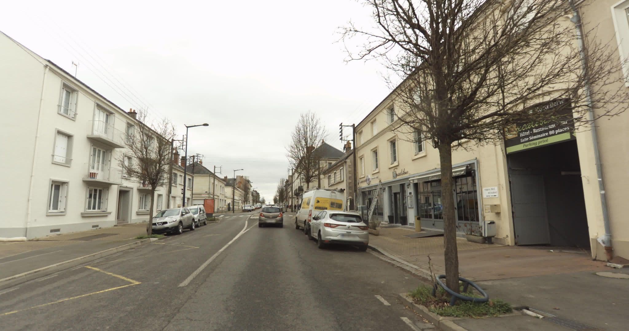 Street view near Hostellerie Excalibur, Saumur — © sogefi (CC BY-SA · Mapillary)